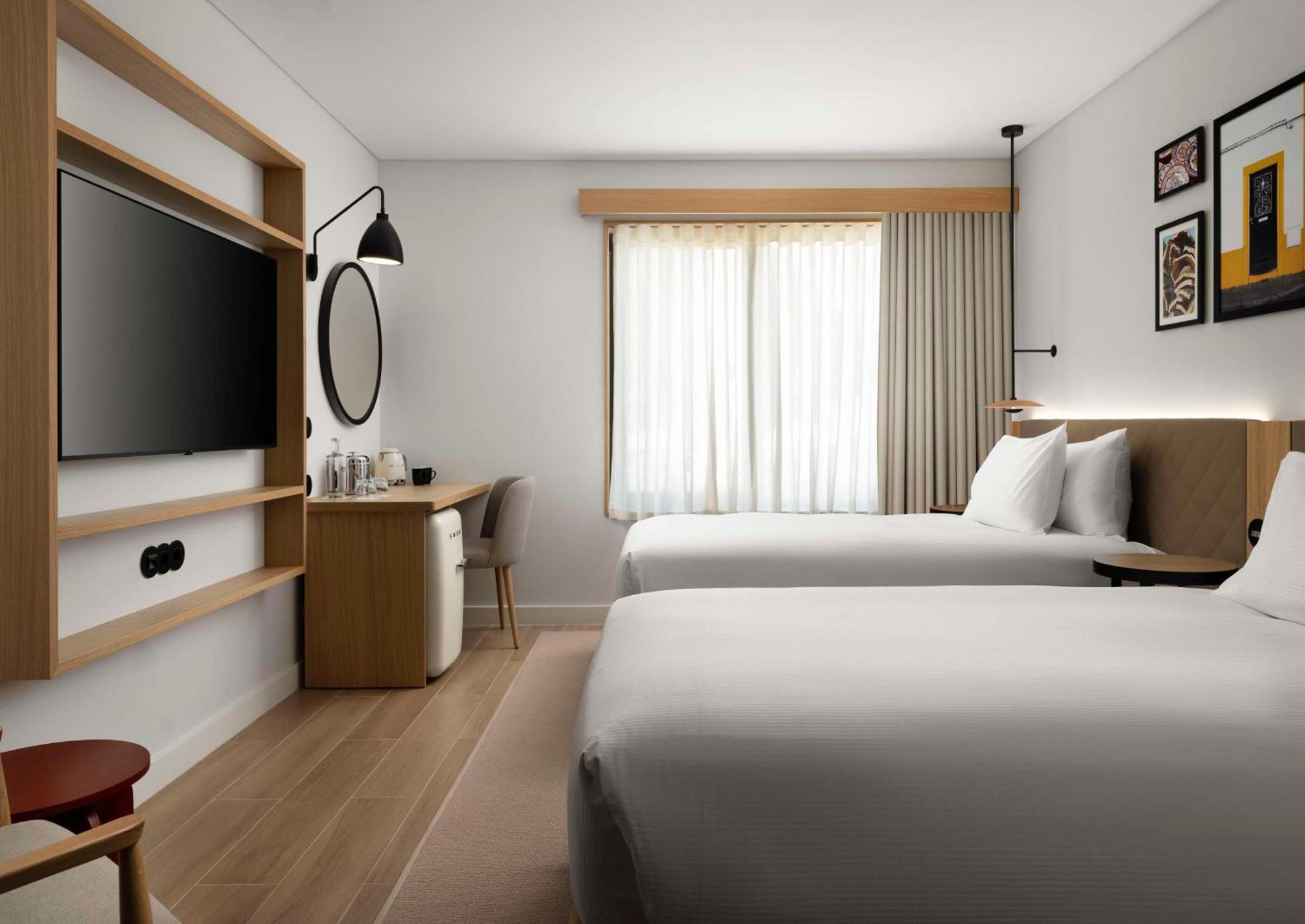 Twin Room,1470022280:JPEG