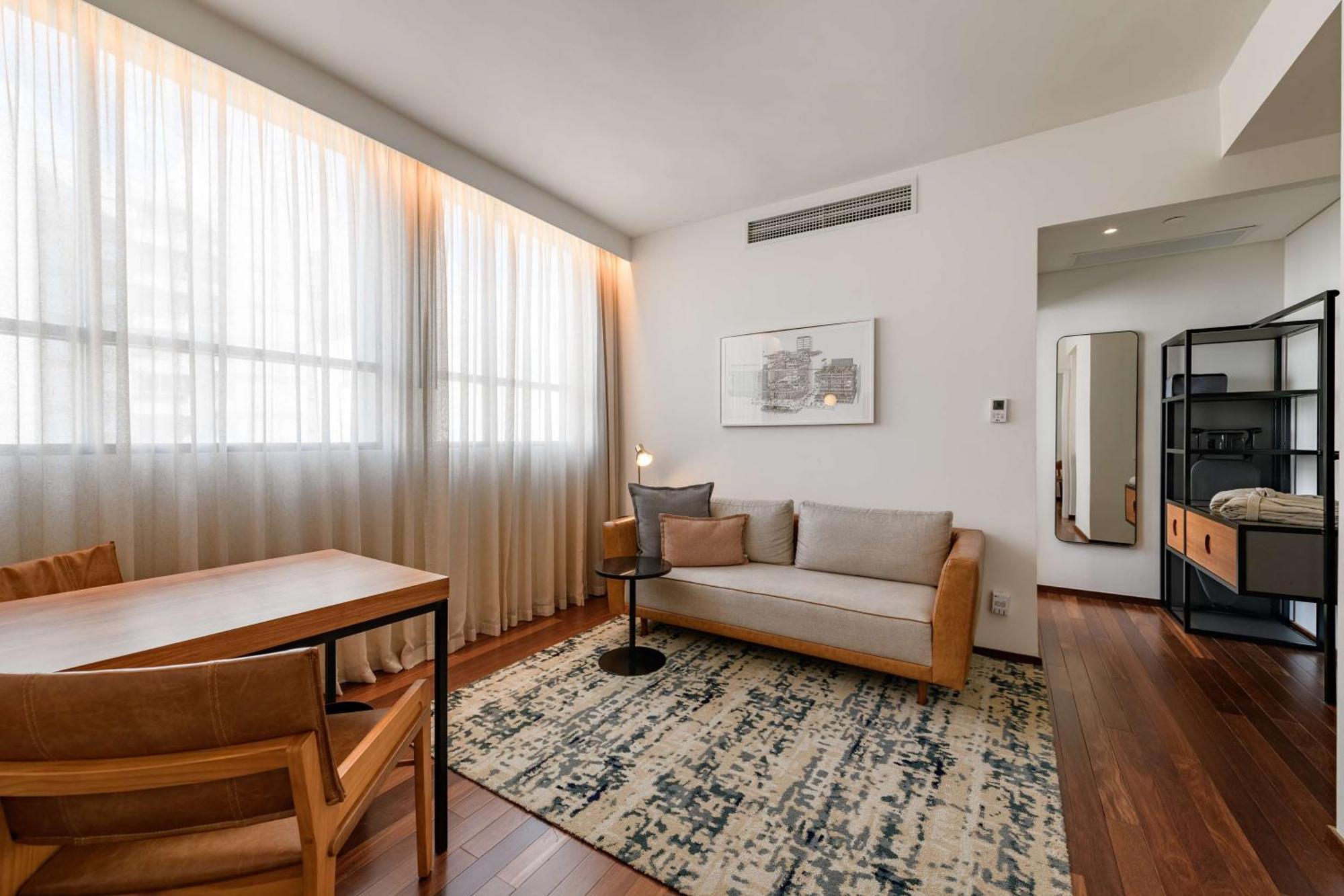 One-Bedroom King Suite