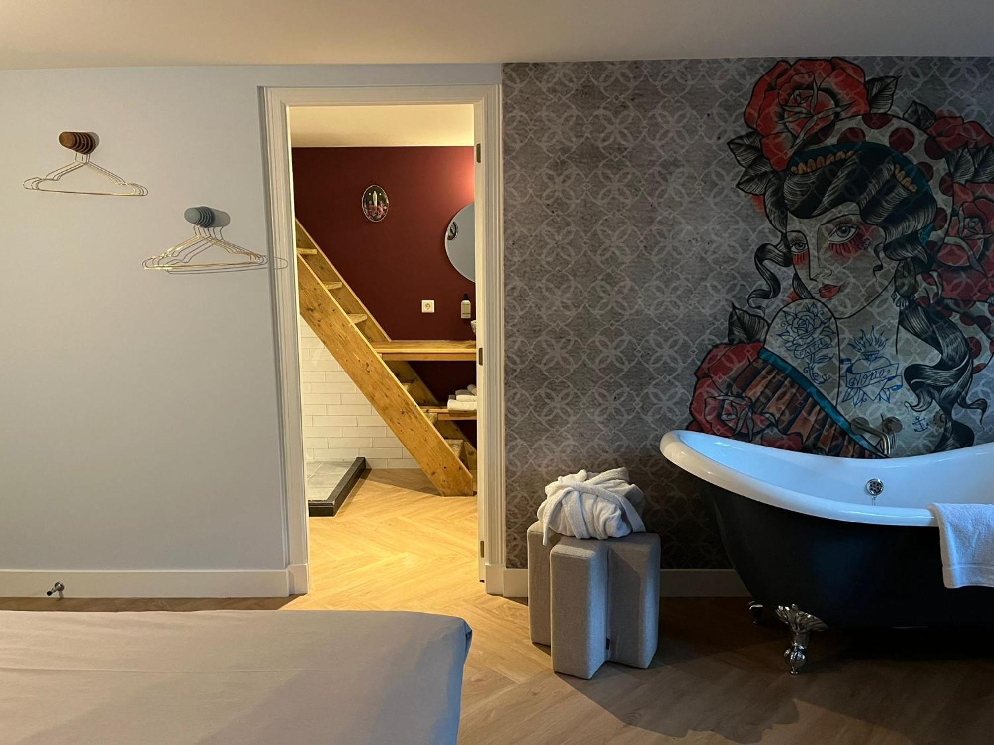 Deluxe Double Room Bath