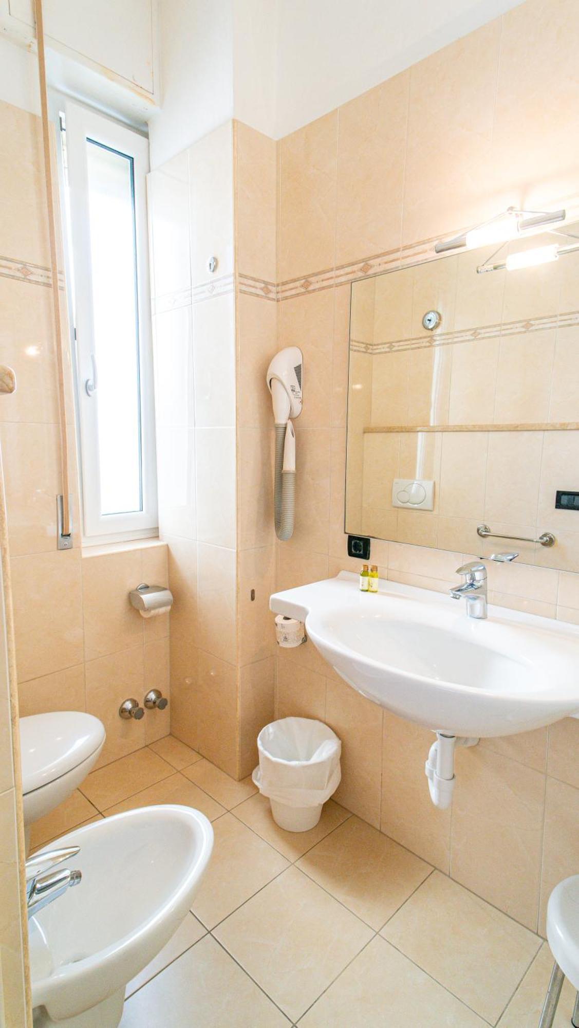 Standard Double Room,1544773351:JPEG