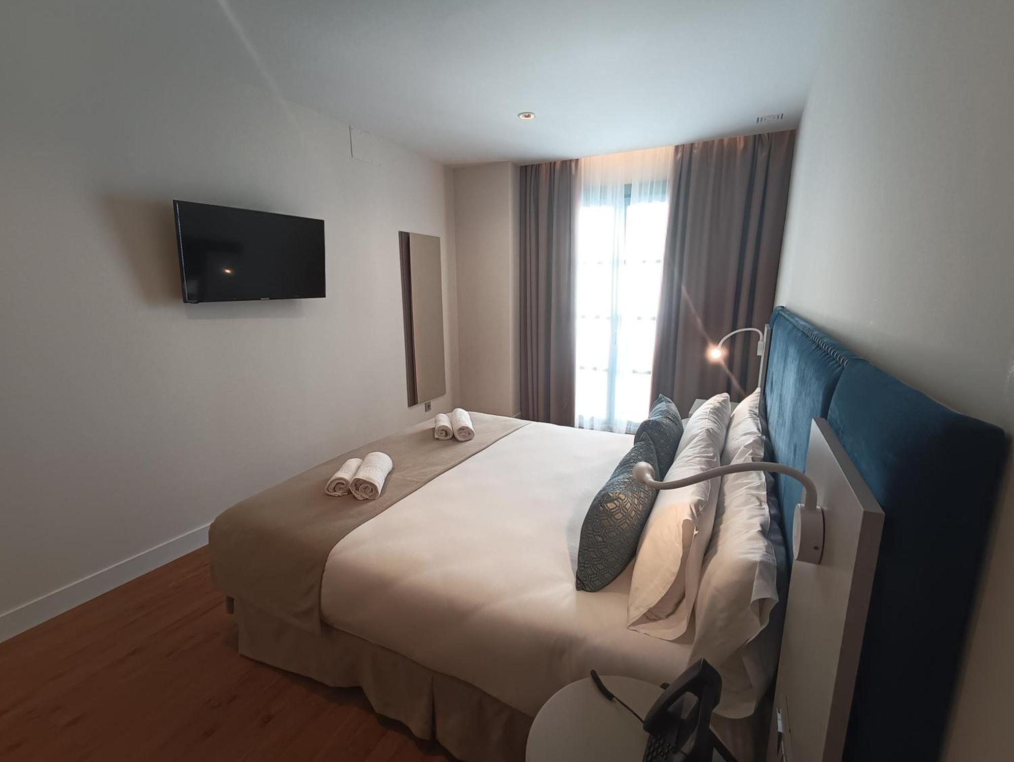 Double Room,1543197067:JPEG