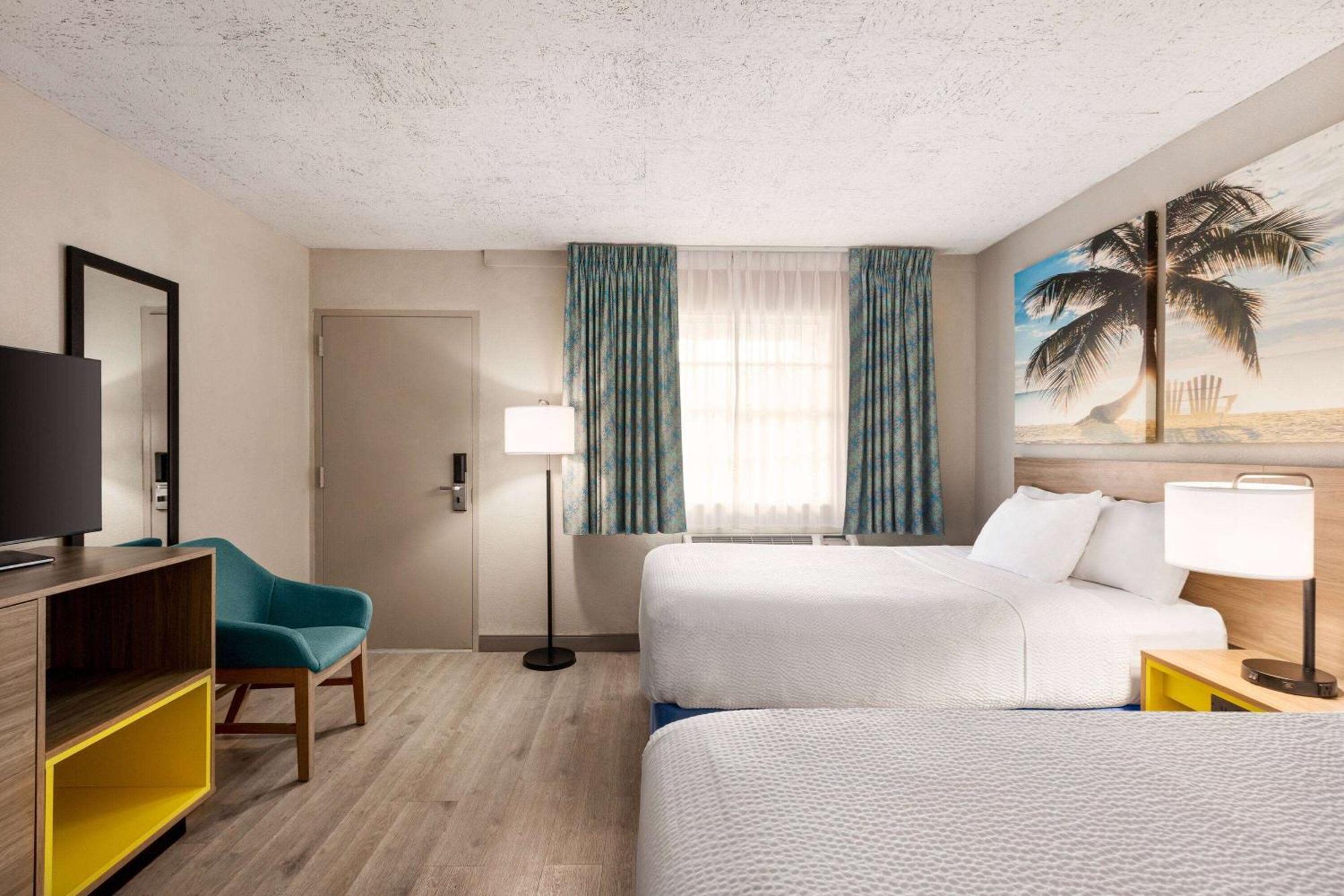 Deluxe Double Room Two Double Beds Non-Smoking