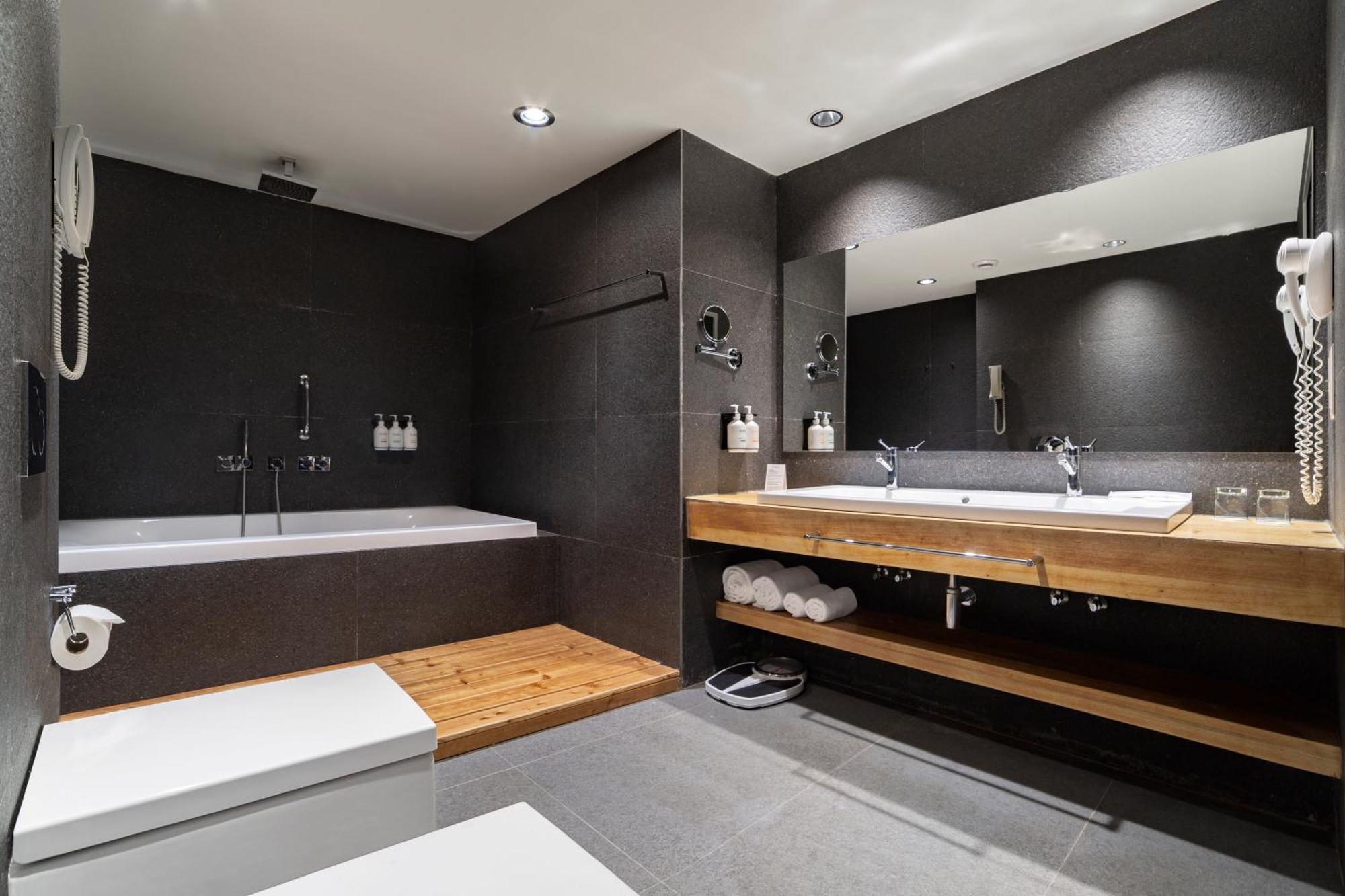 Premium King Room