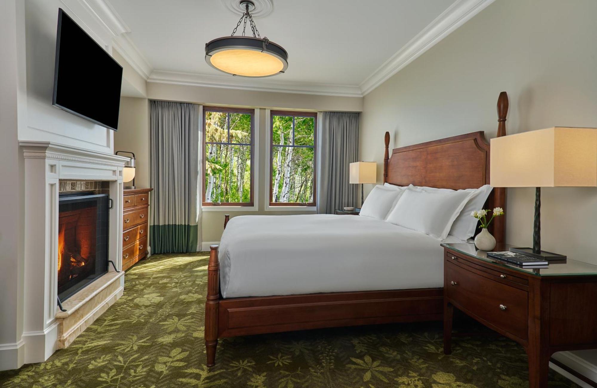 Resort View King Suite,1544945287:JPEG