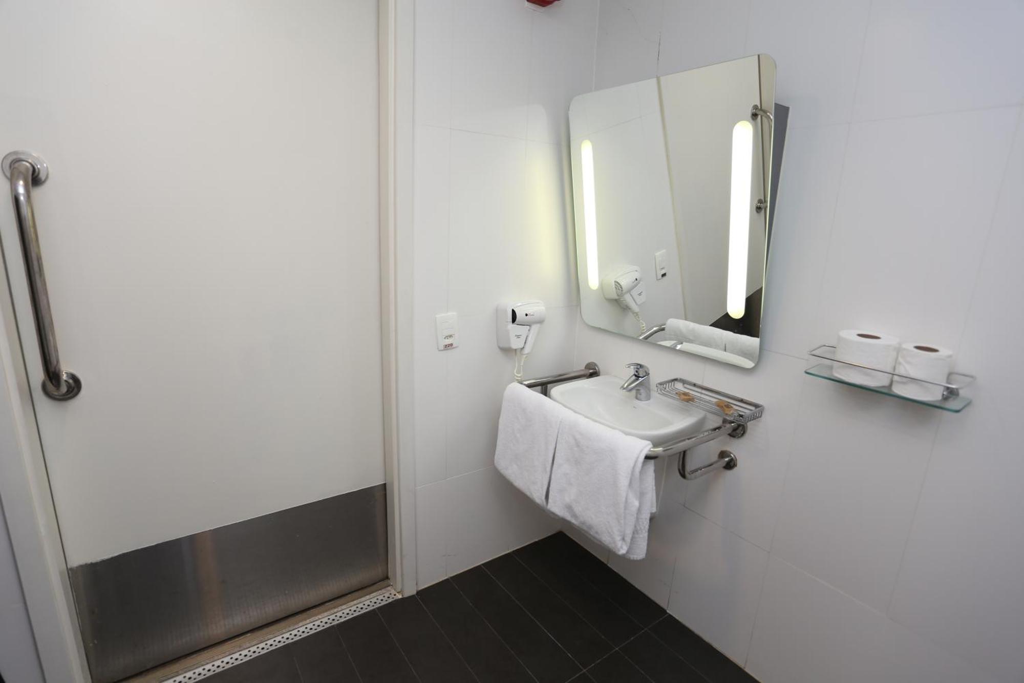 Standard Double Room Disability Access,1544965771:JPEG