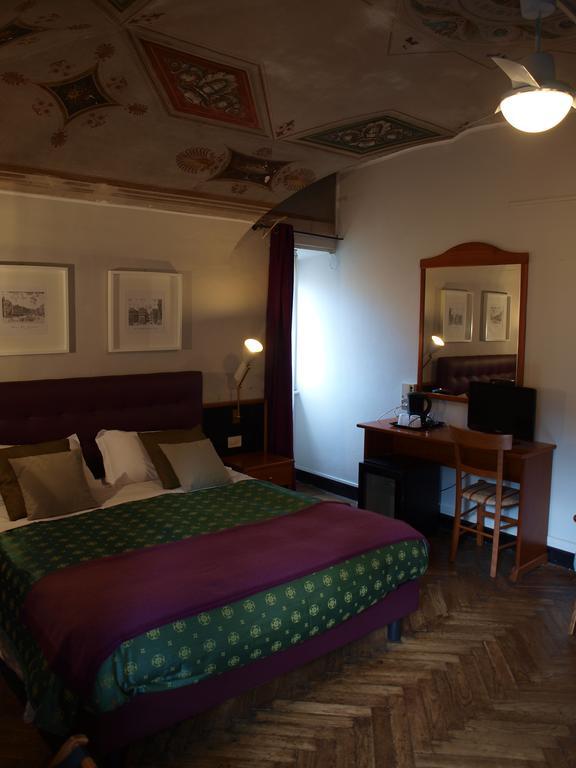 Double or Twin Room Private Bathroom