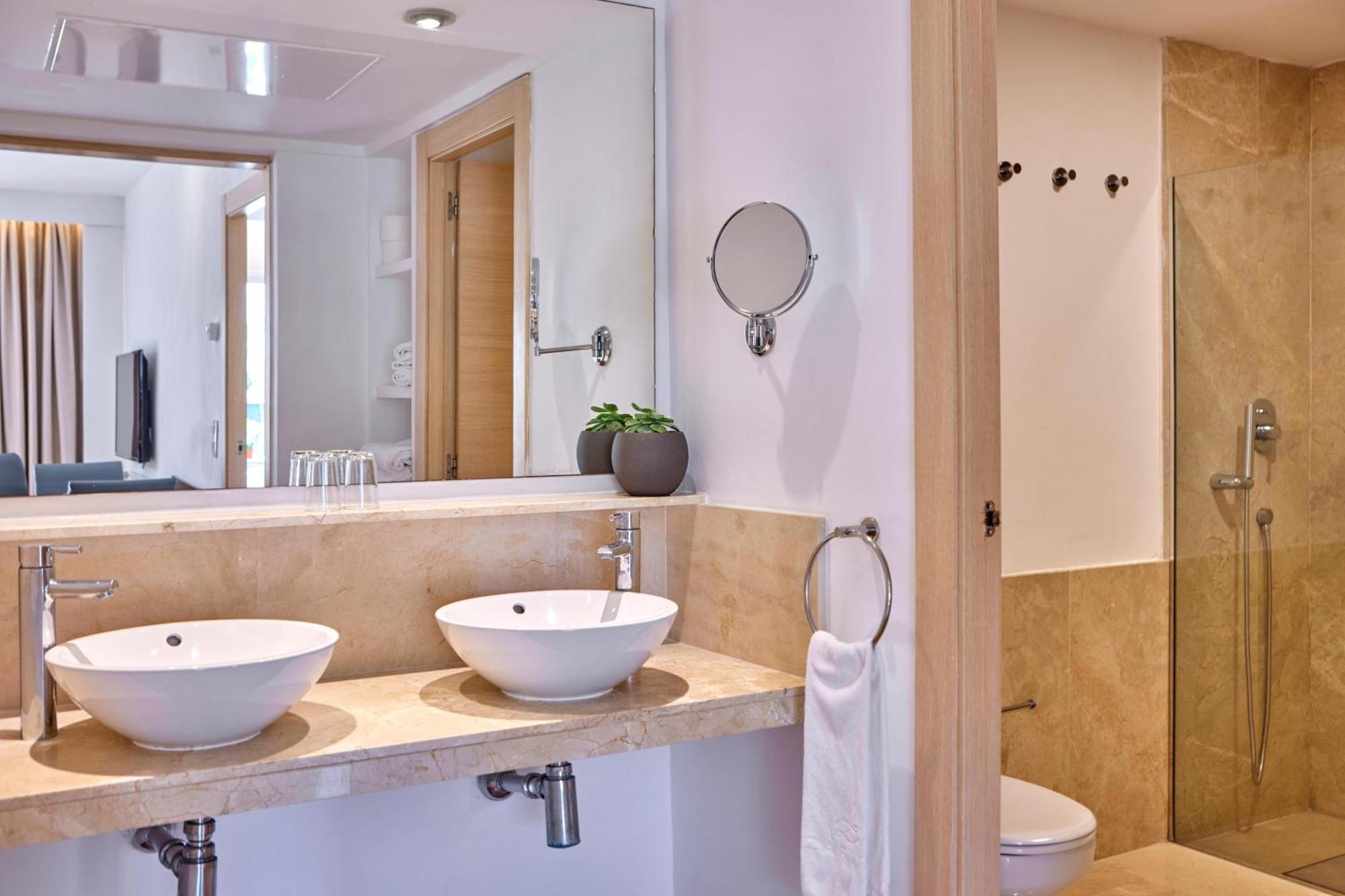 One-Bedroom Suite