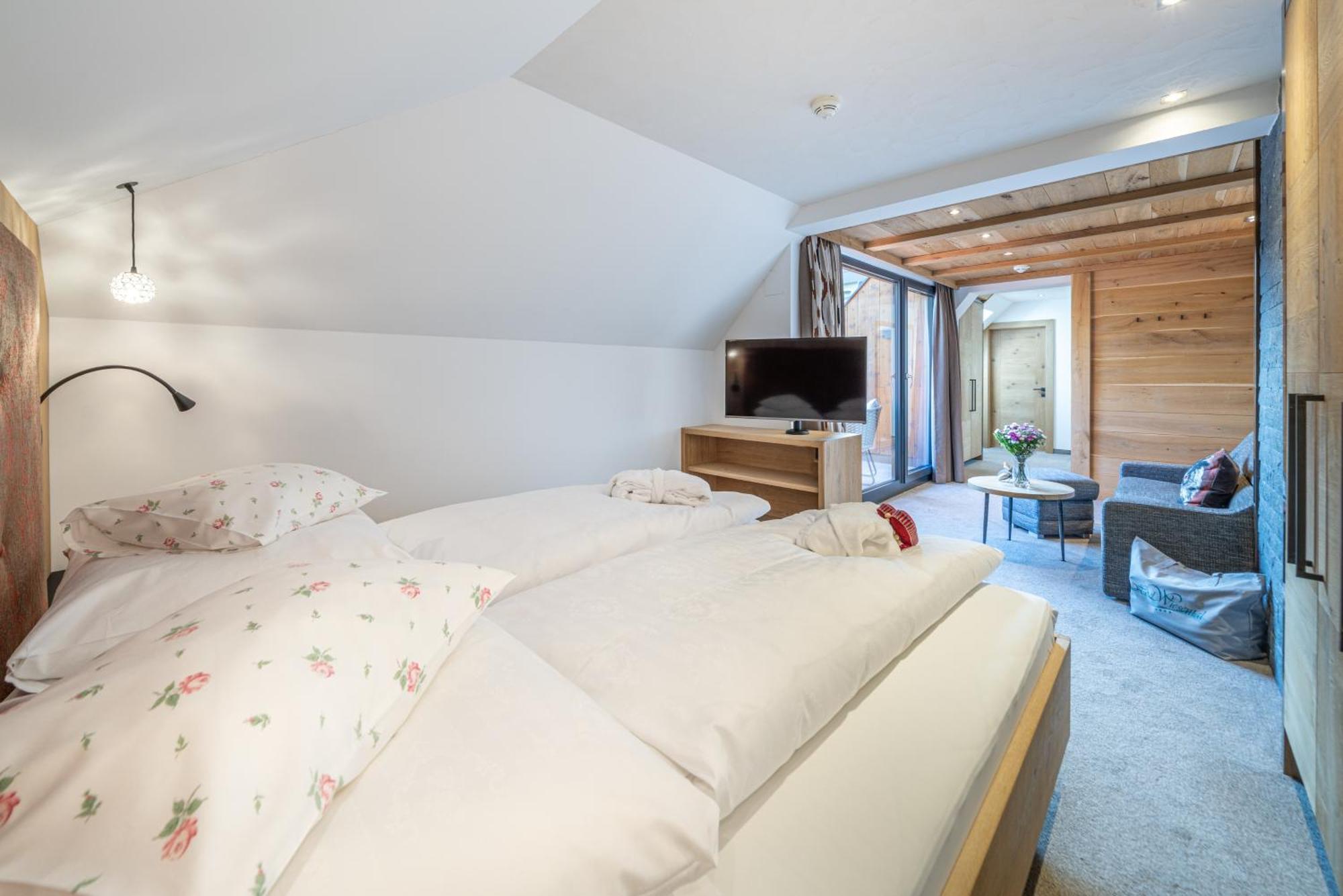 Suite Balcony,1545055204:JPEG