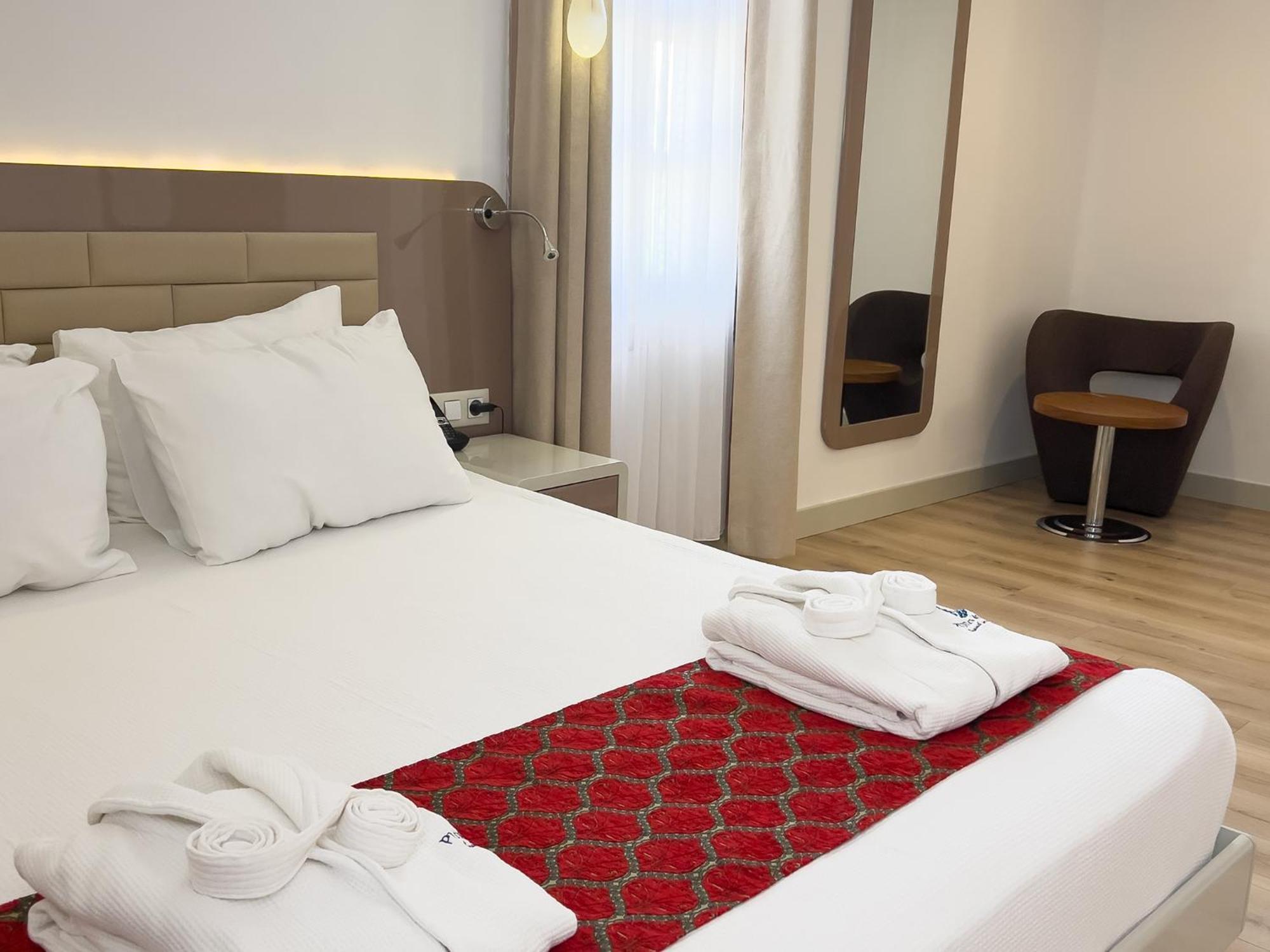 Standard Double Room Side Sea View