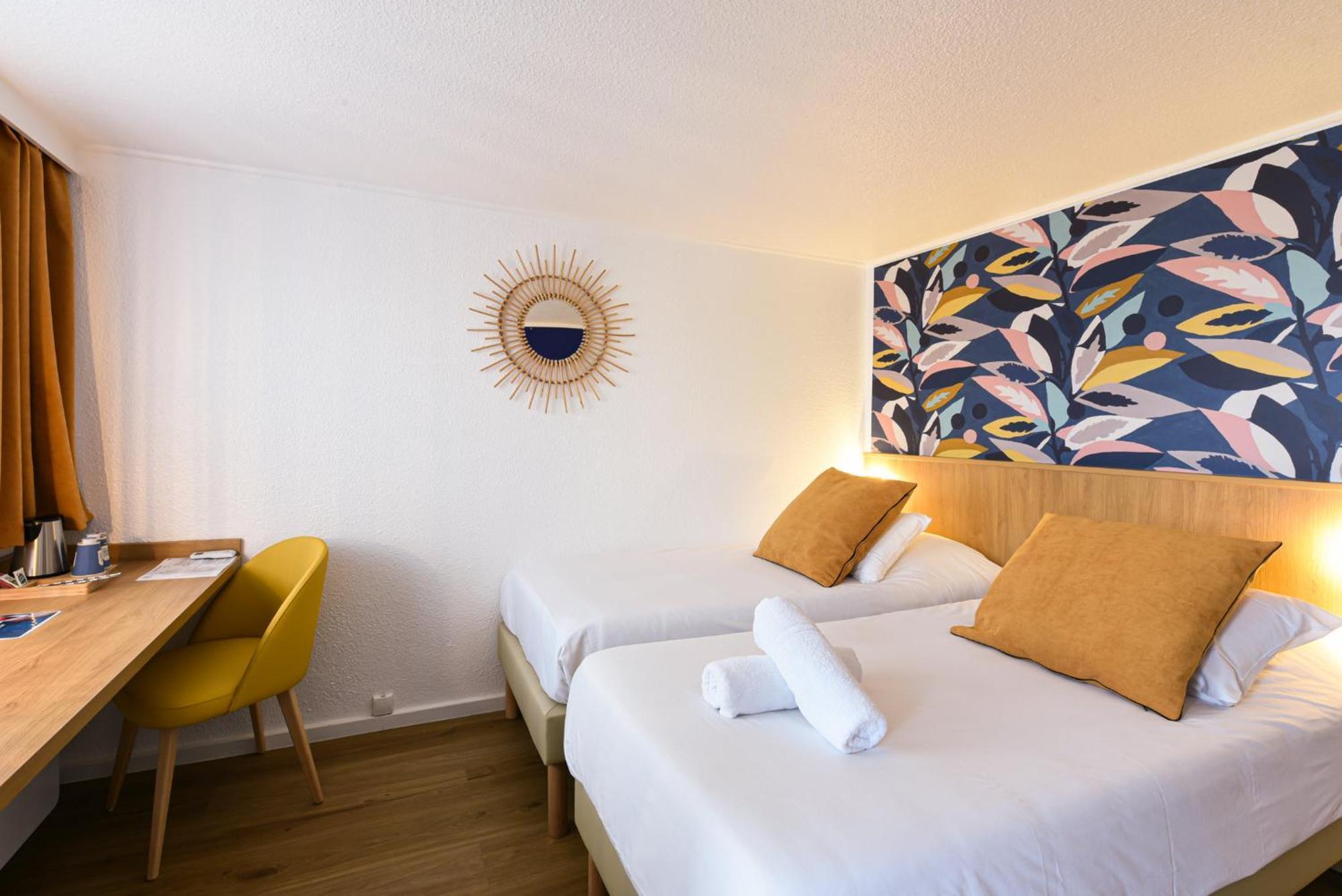 Standard Twin Room