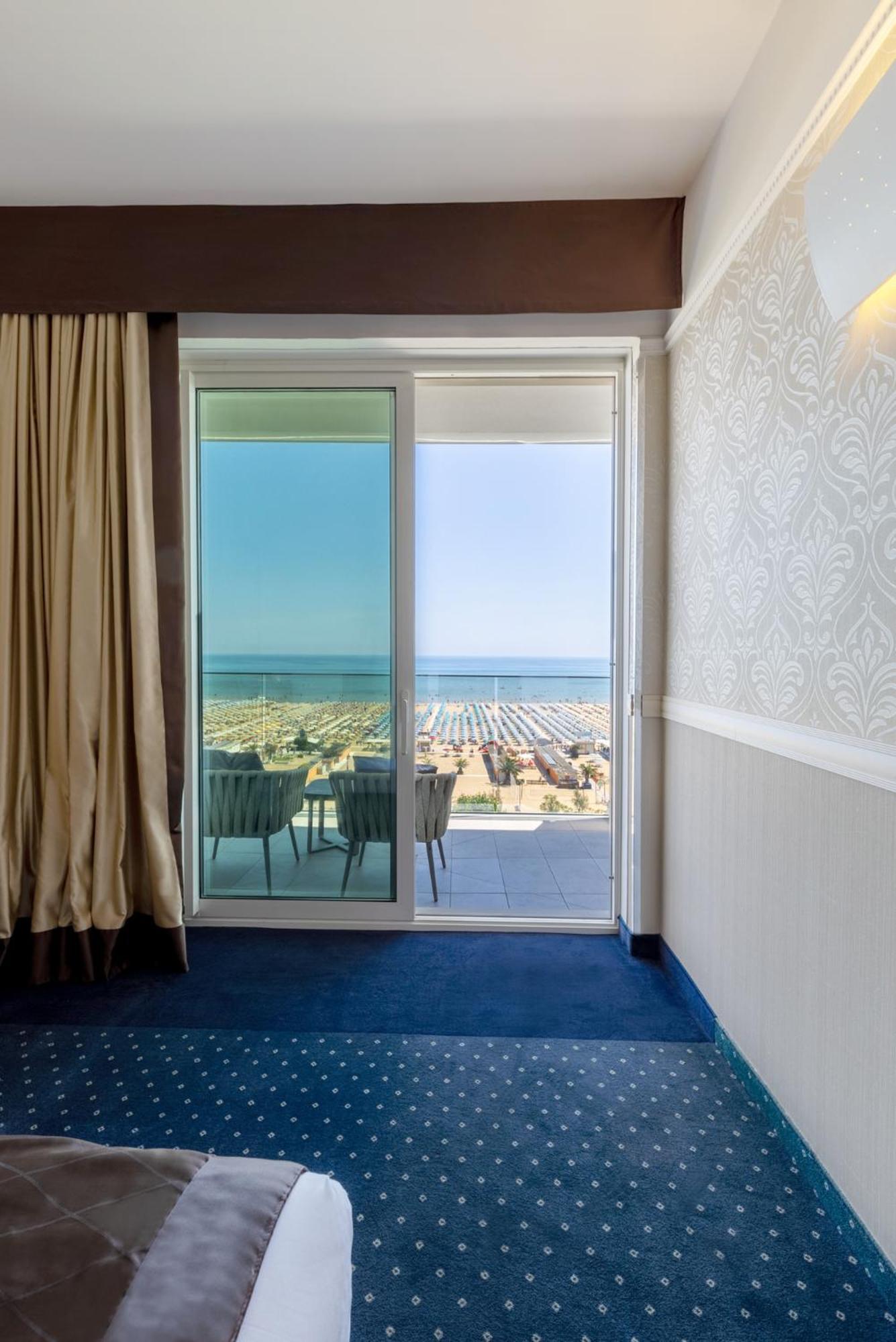Double or Twin Room Sea View