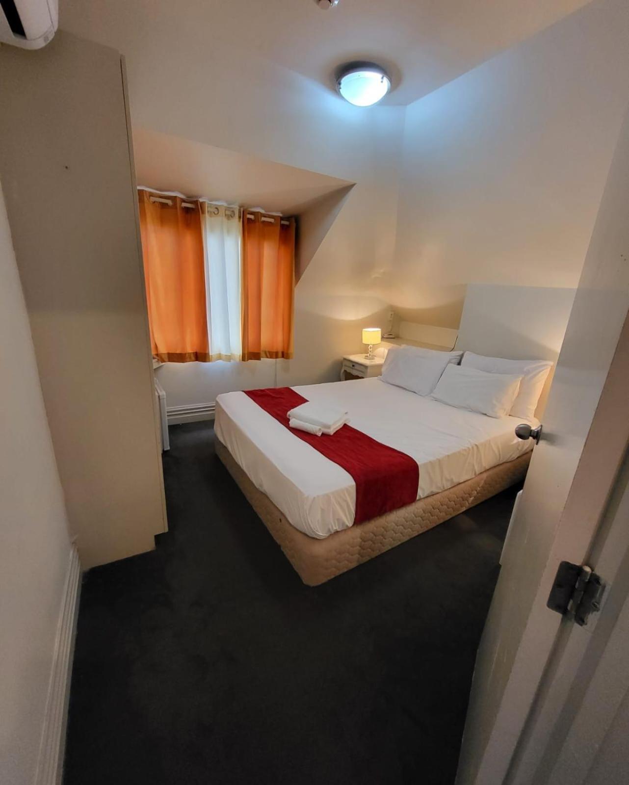Standard Queen Room