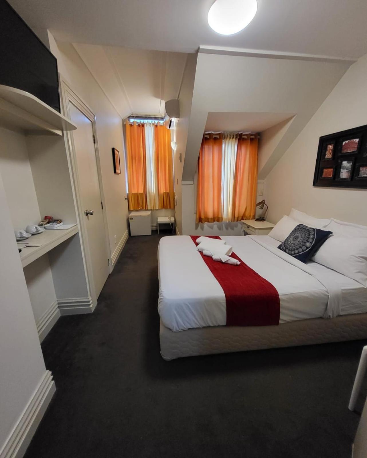 Standard Queen Room