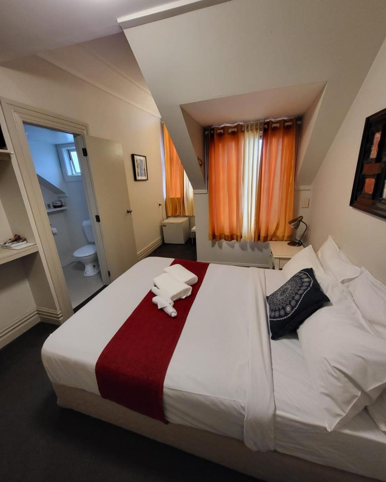 Standard Queen Room