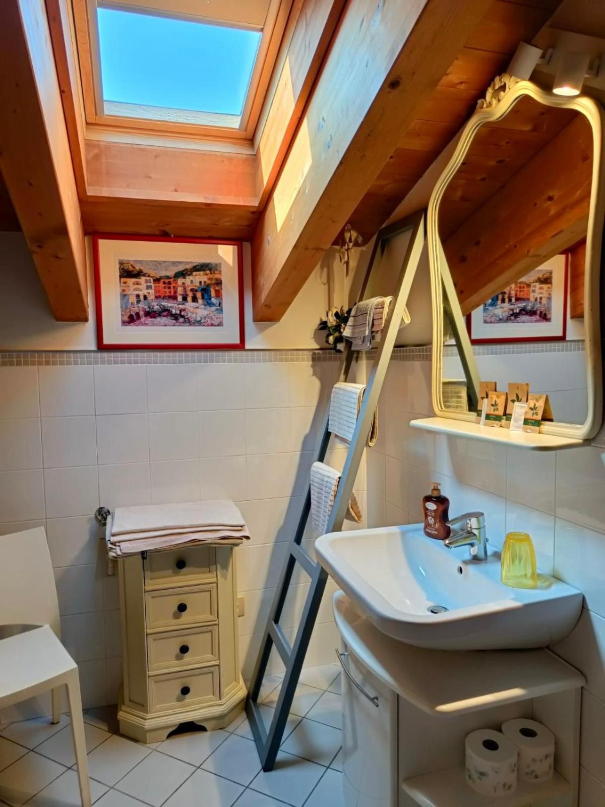 Double Room Private Bathroom