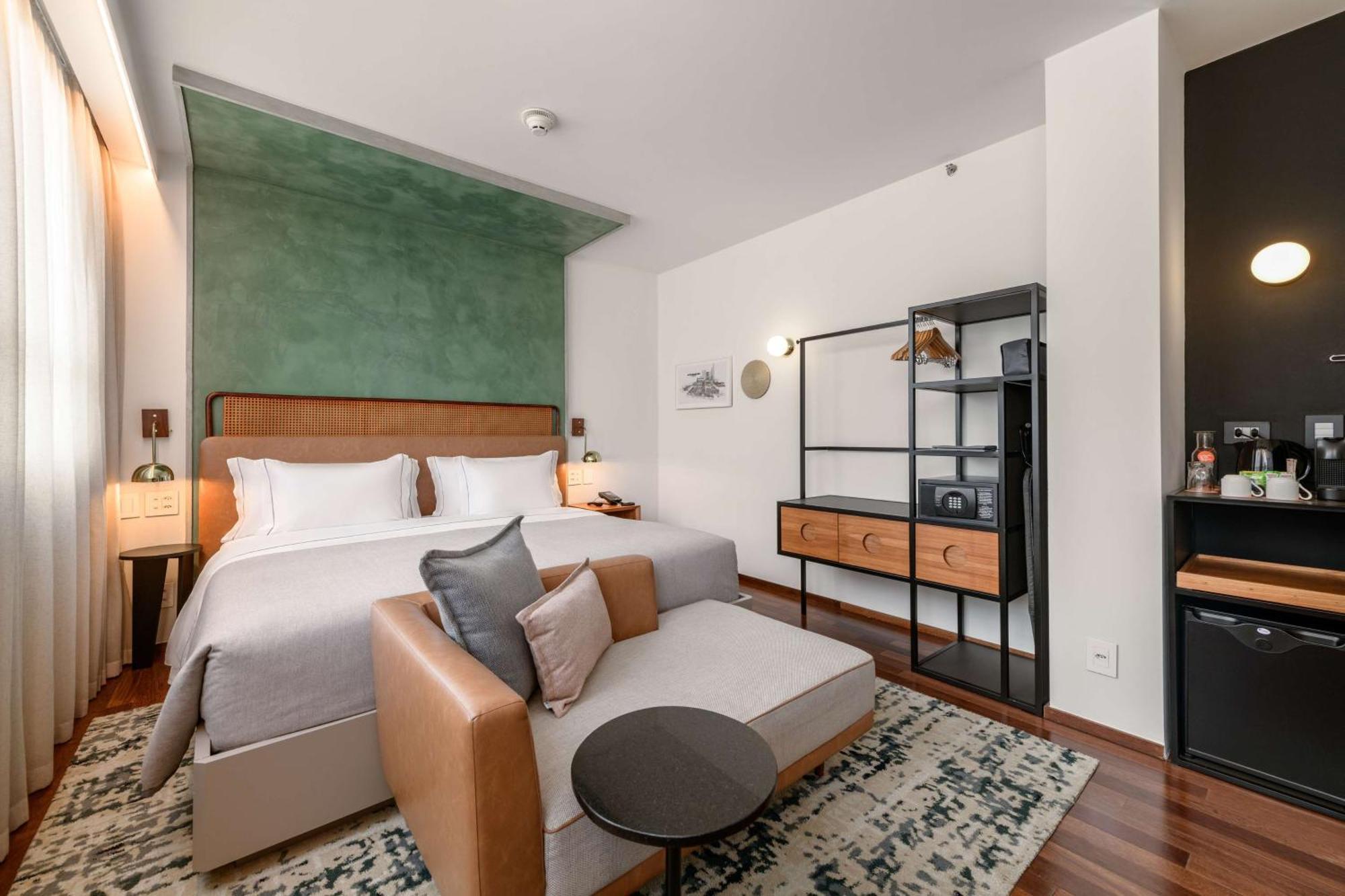 Premium King Room