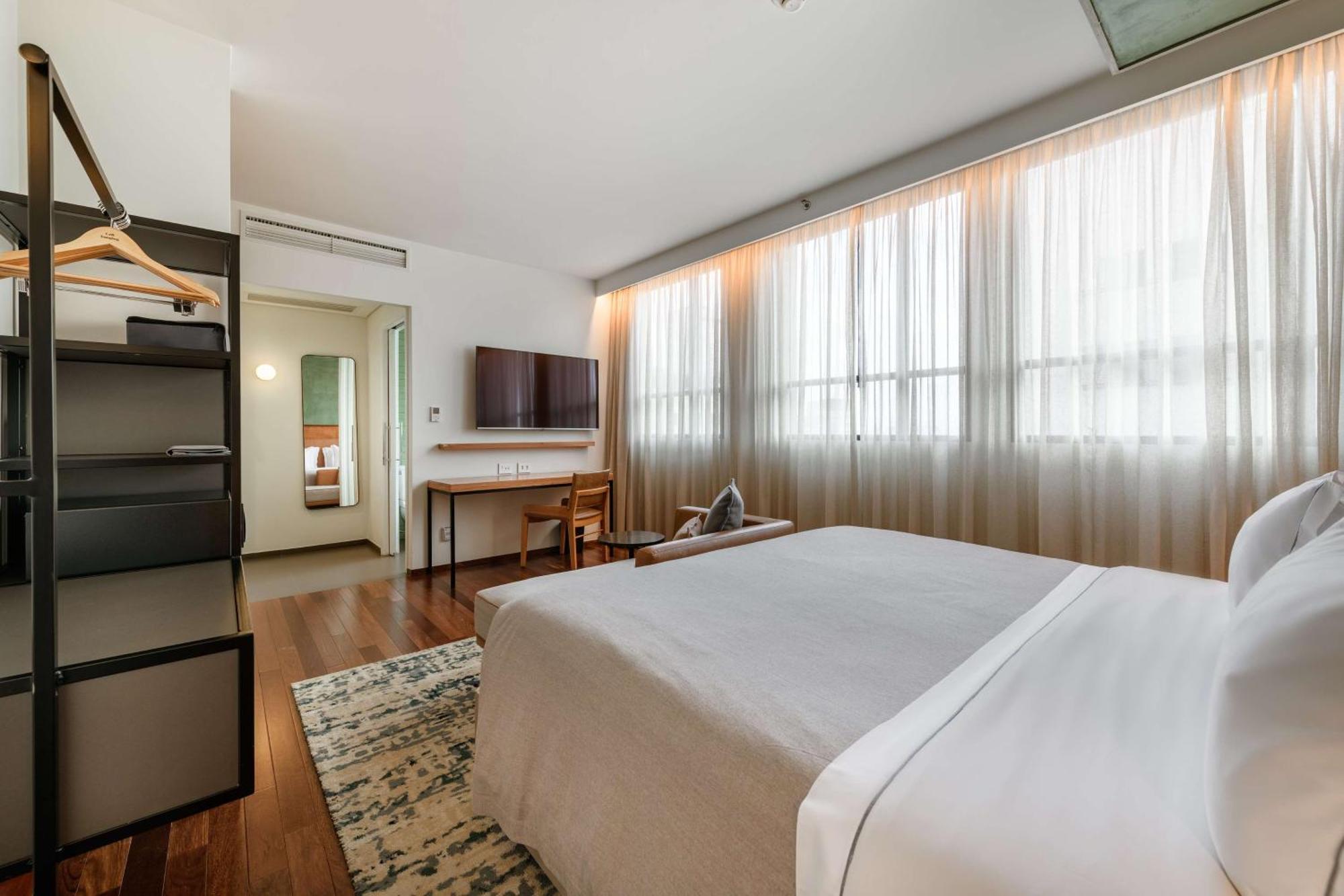 Premium King Room