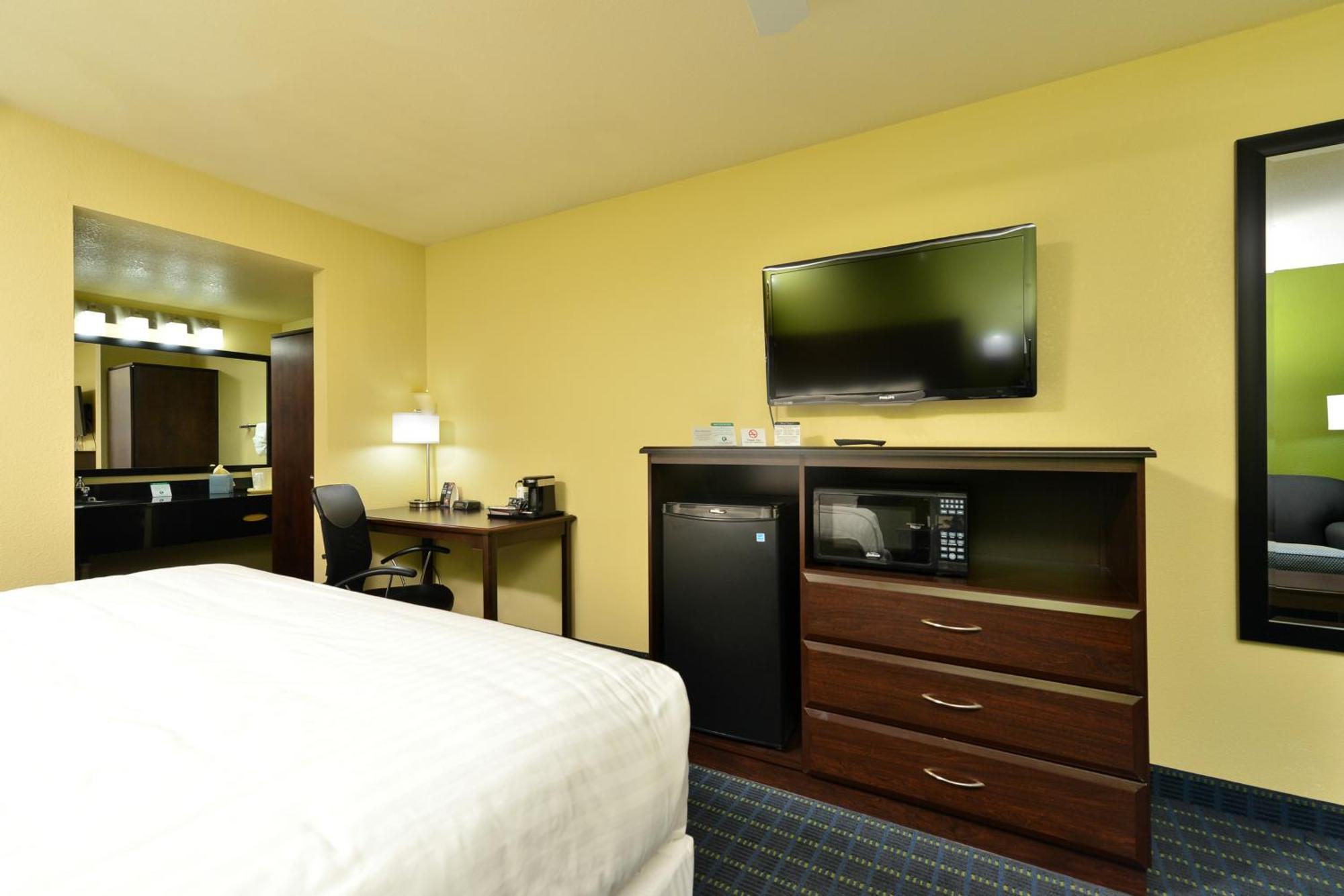 King Room Accessible or Non-Smoking