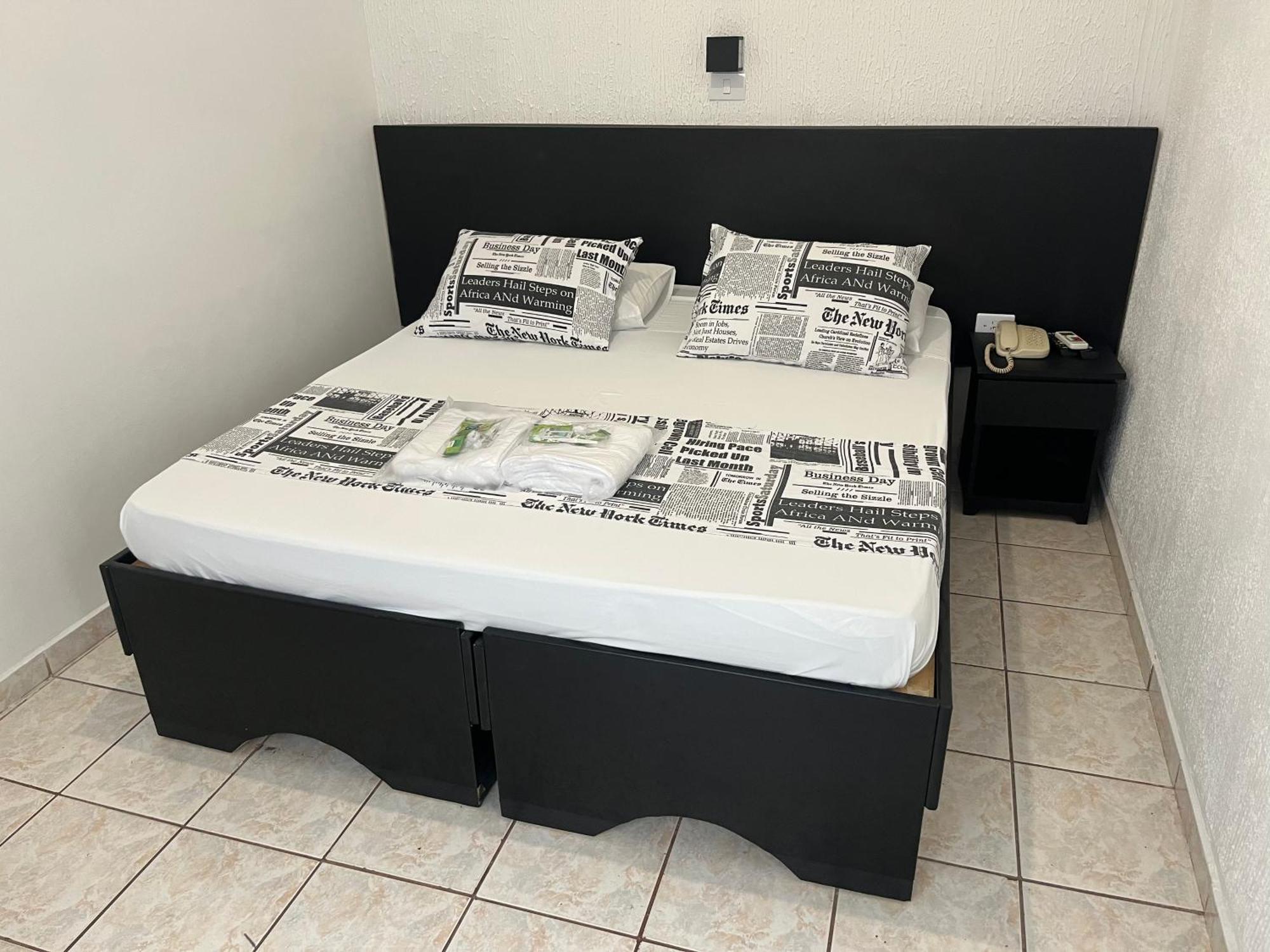 Standard Queen Room