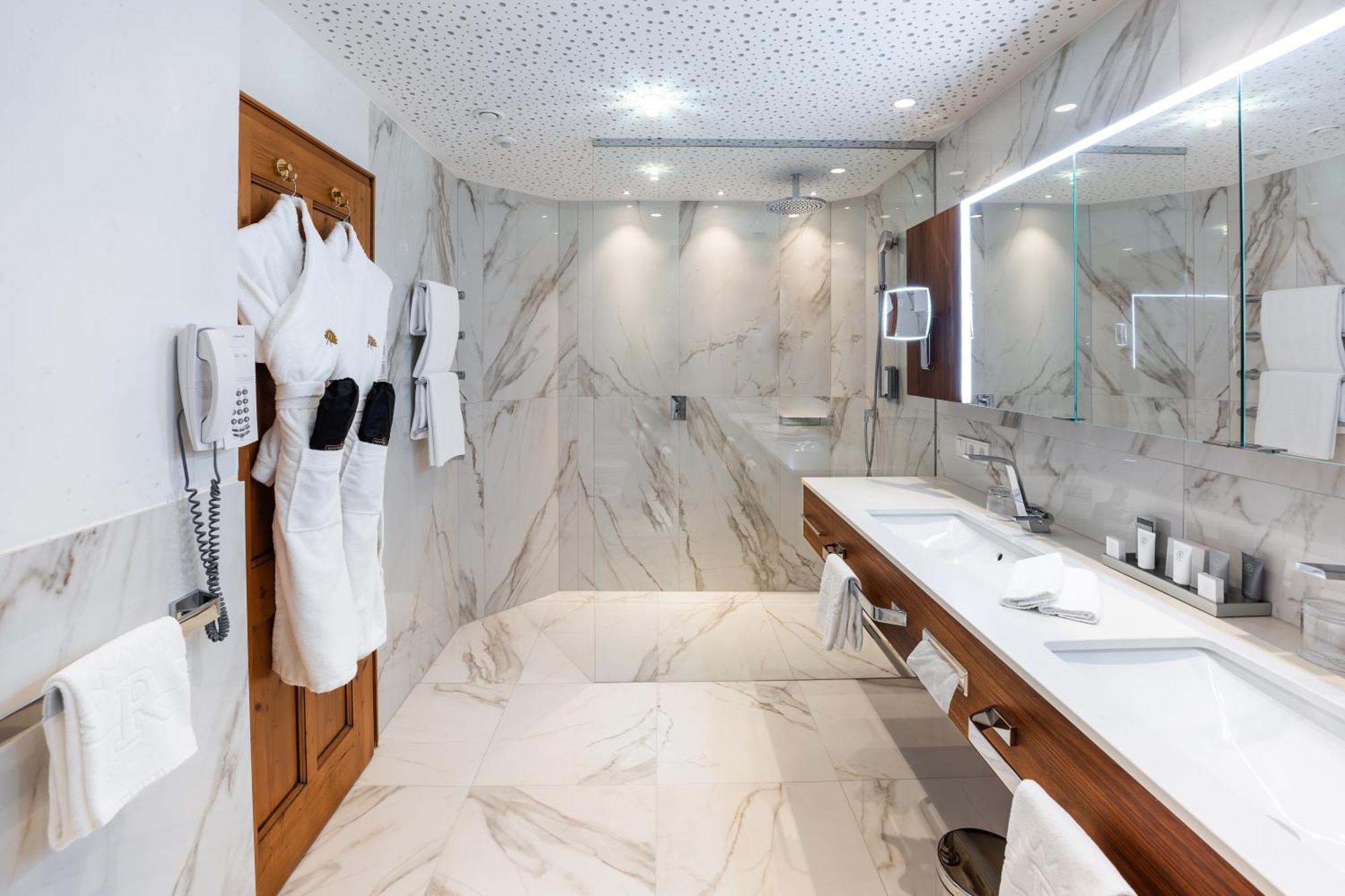 Large Deluxe Double Room