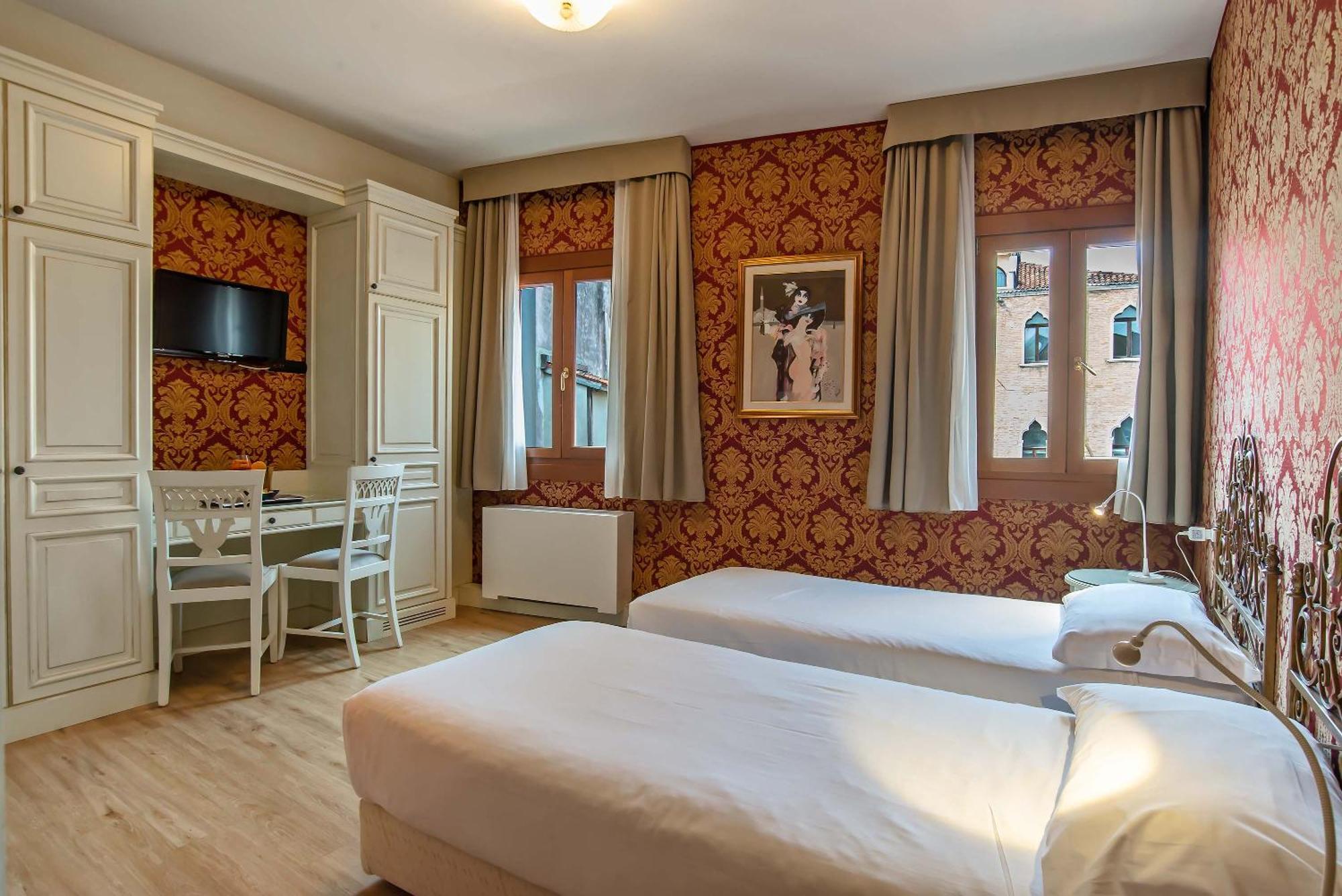 Comfort Double or Twin Room