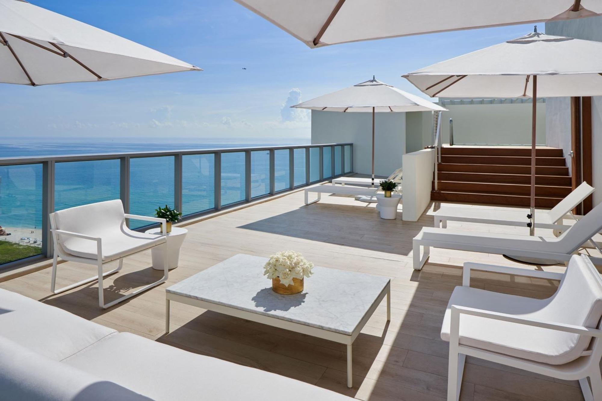 Penthouse 8 2 Bedroom Bi-level Suite Bedroom 1 1 King Bedroom 2 1 King Ocean view Balcony,1545943474:JPEG