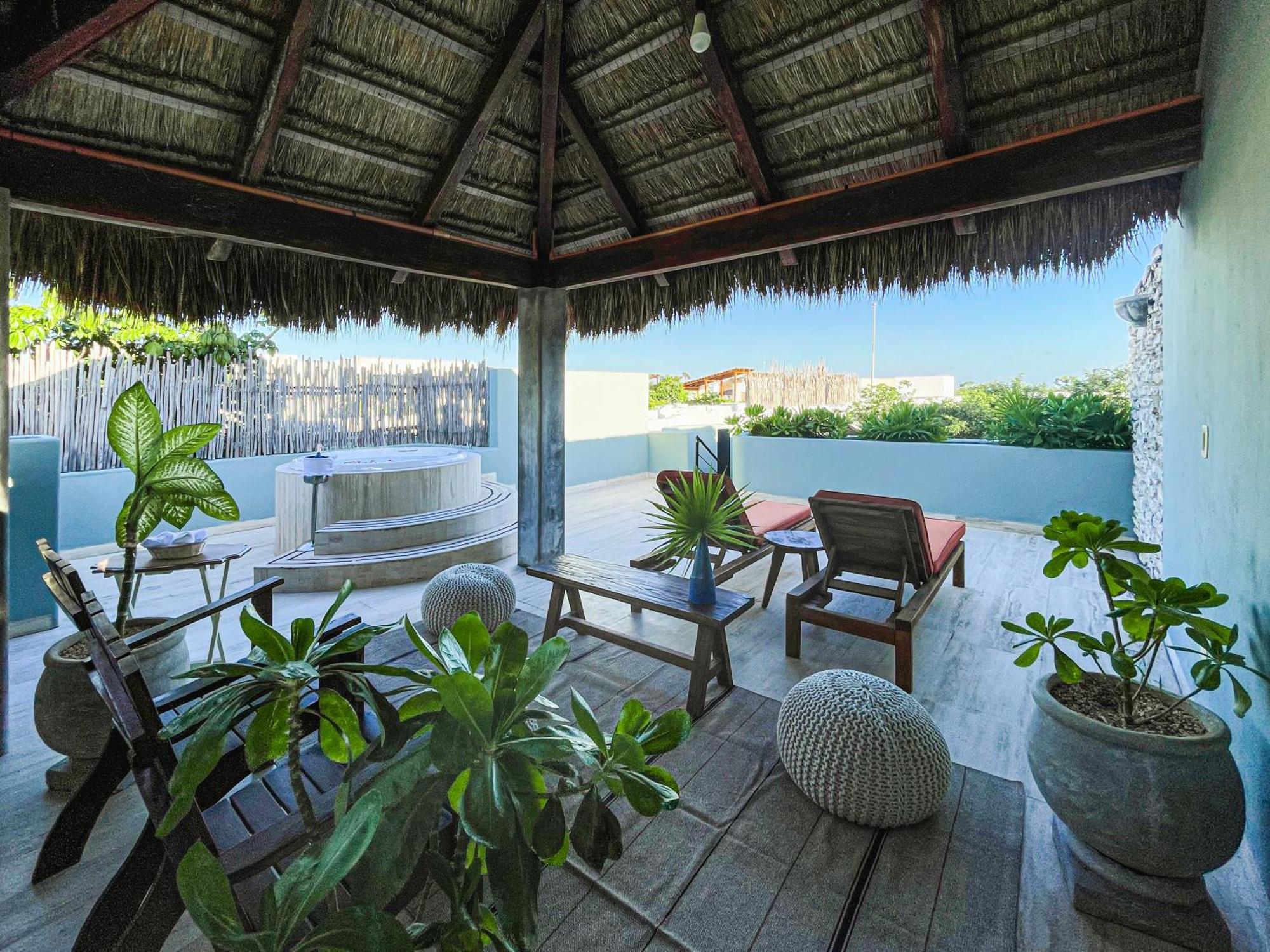 One-Bedroom King Suite Balcony 2