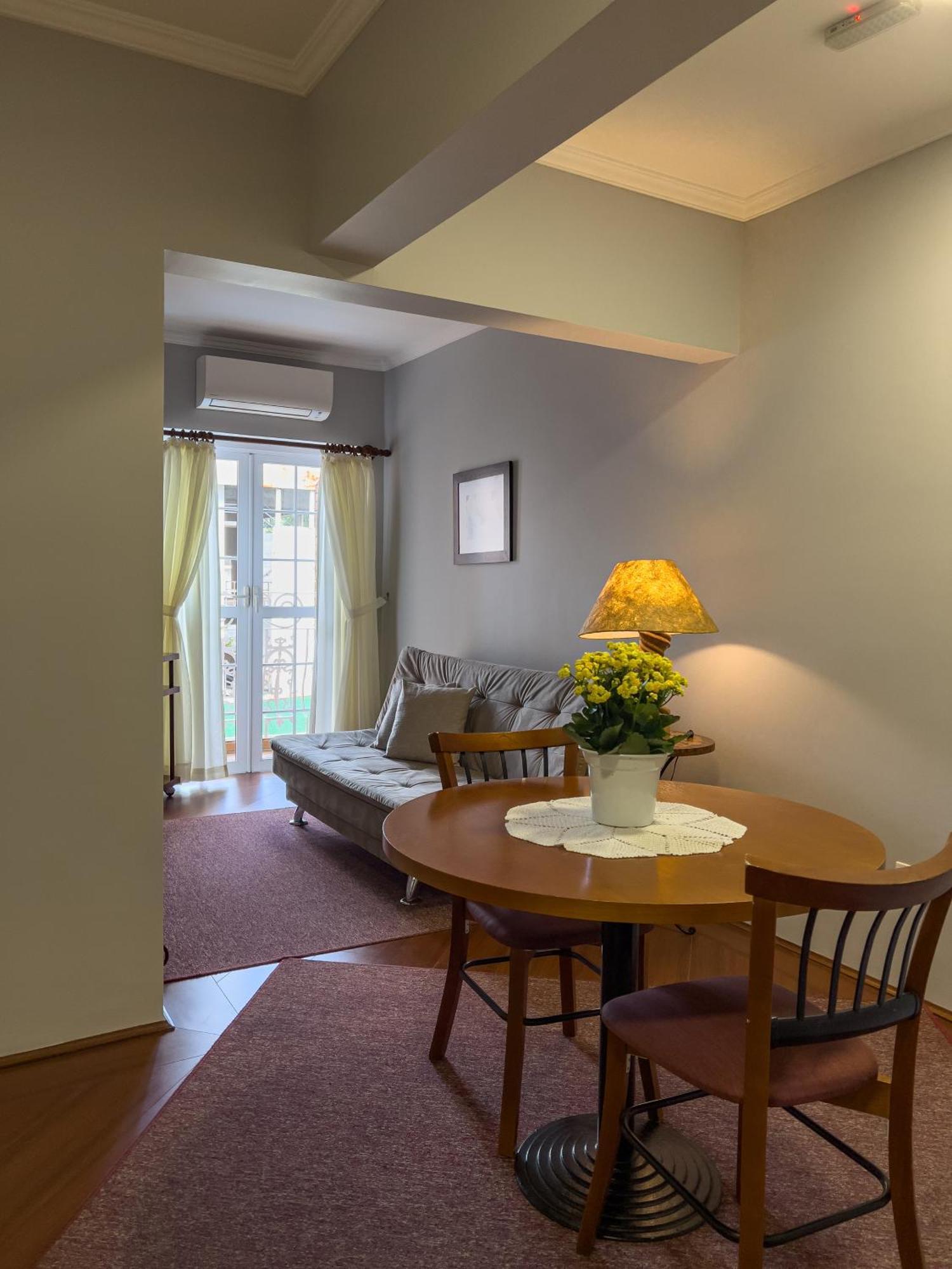 One-Bedroom Apartment 1