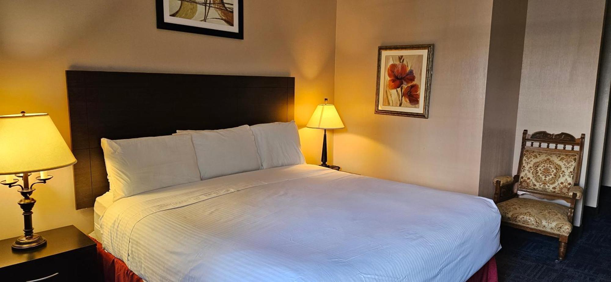 Deluxe Queen Room
