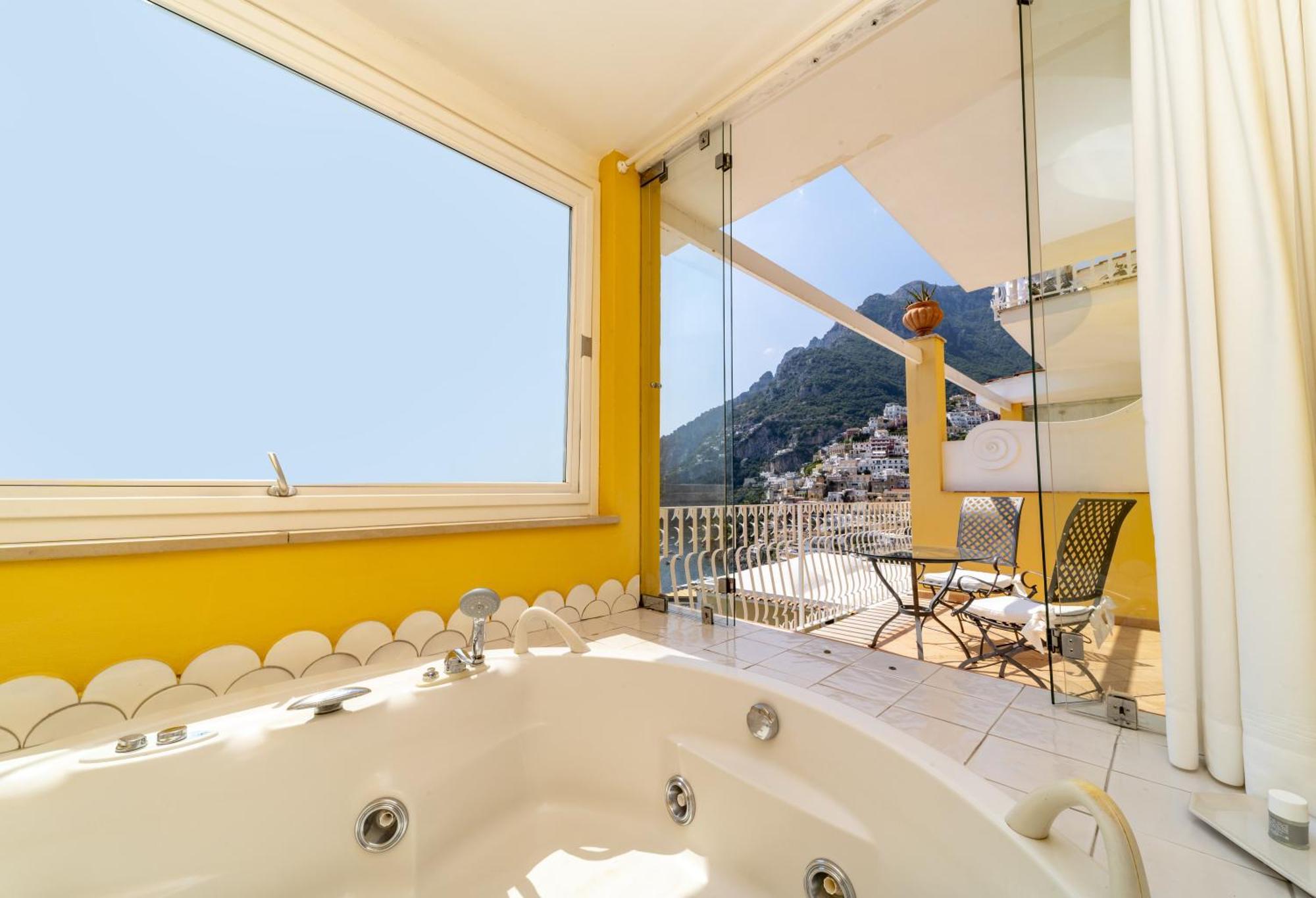 Queen Room Spa Bath