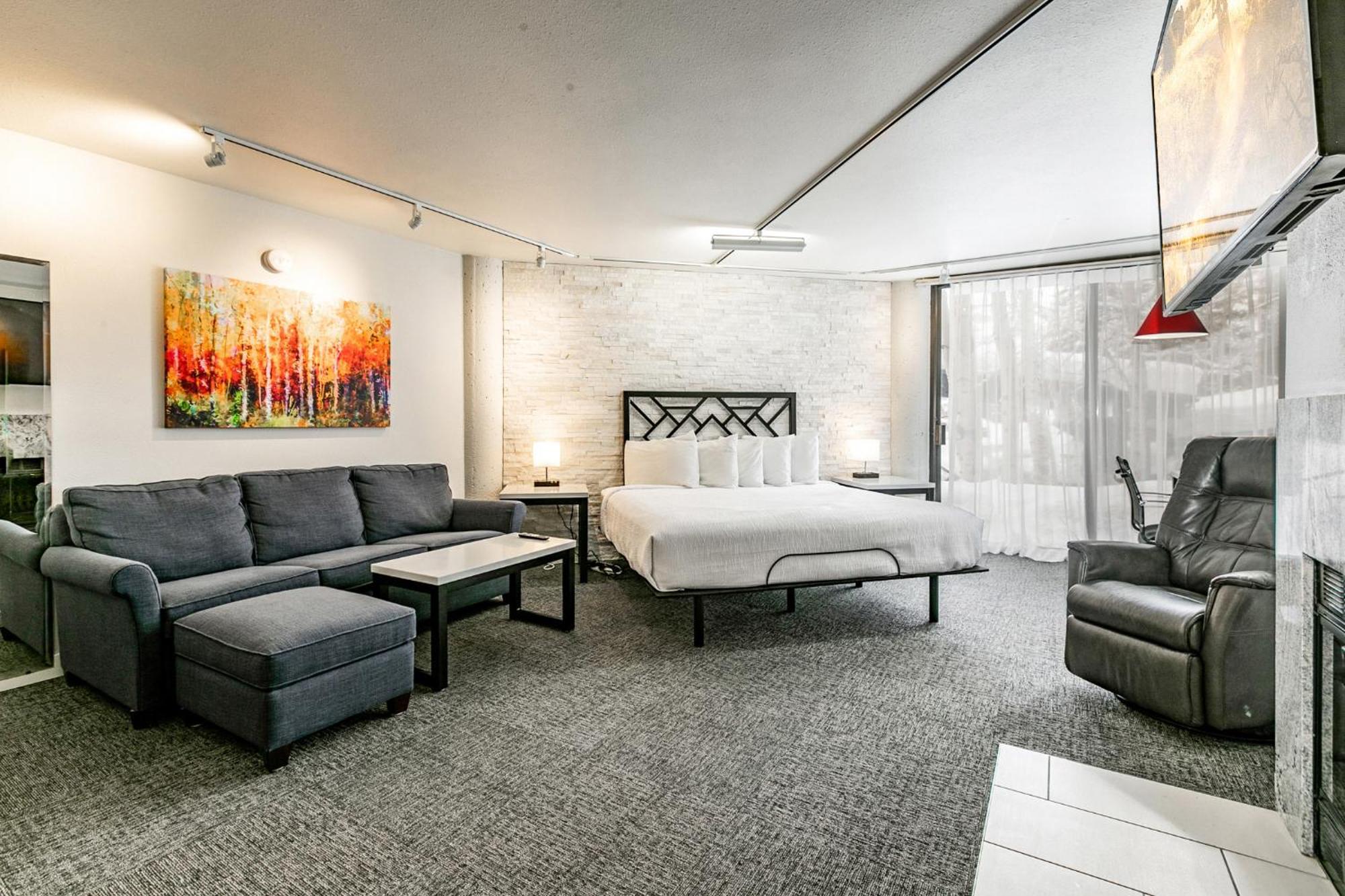 Studio Suite,1546346236:JPEG