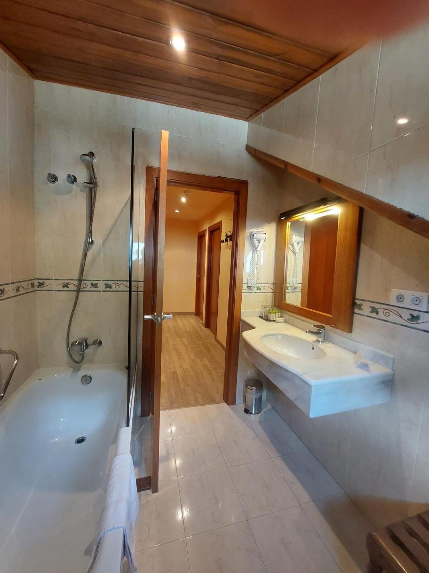Family Room,1588080226:JPEG