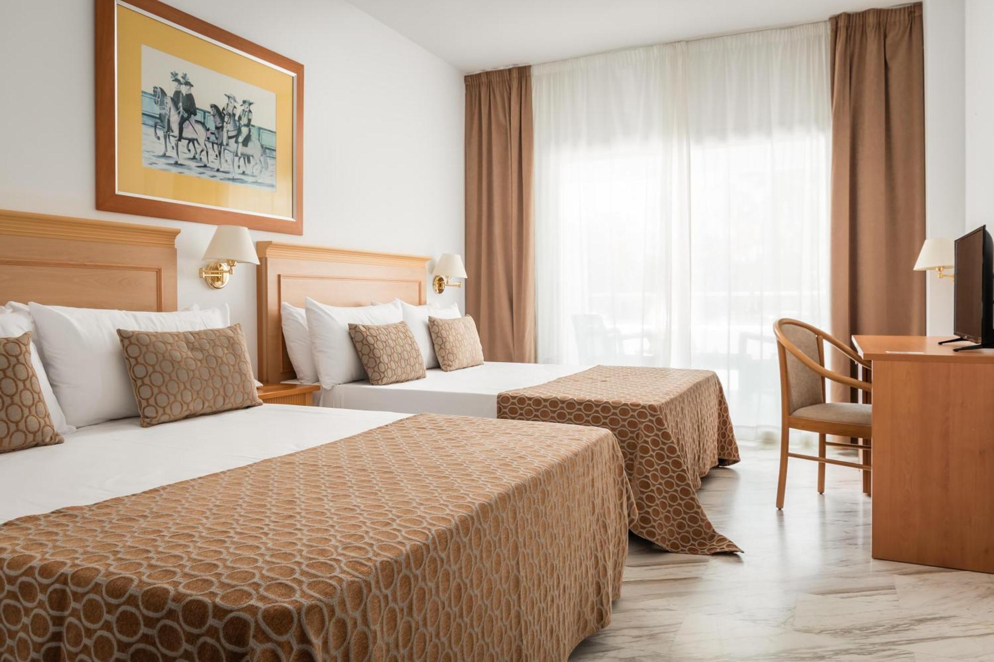 Quadruple Room,1546425085:JPEG