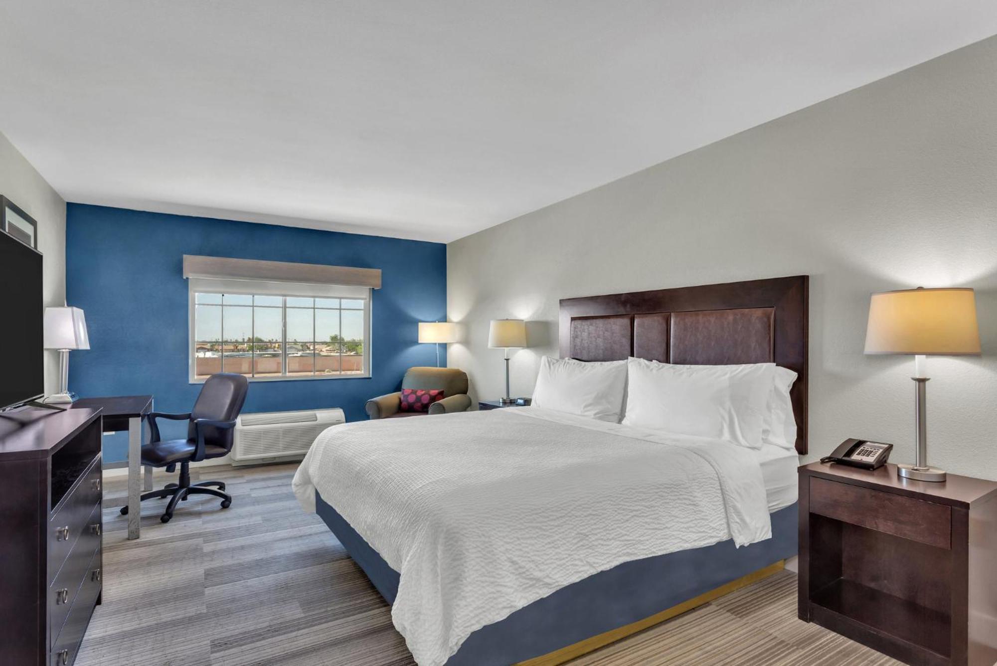One-Bedroom King Suite