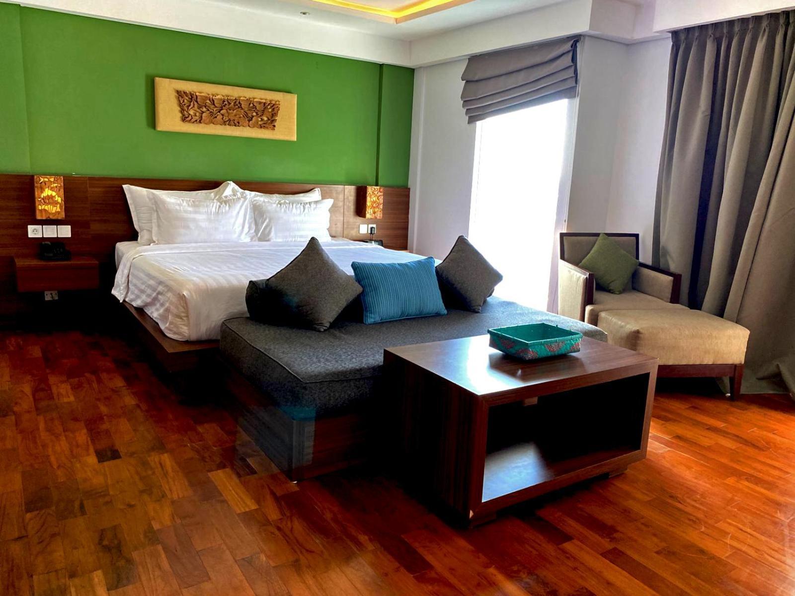 Executive Room Pool View