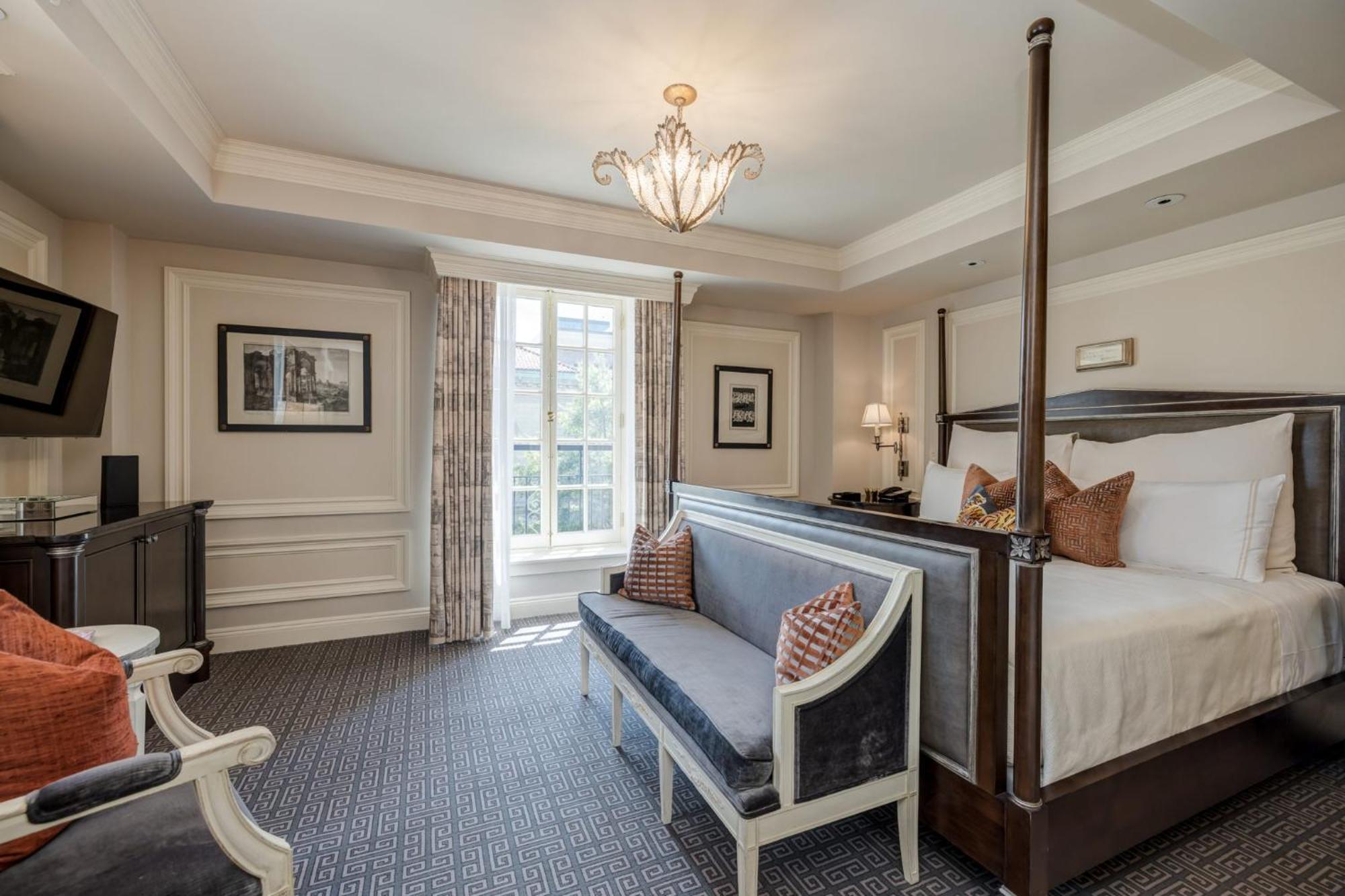 Deluxe Suite