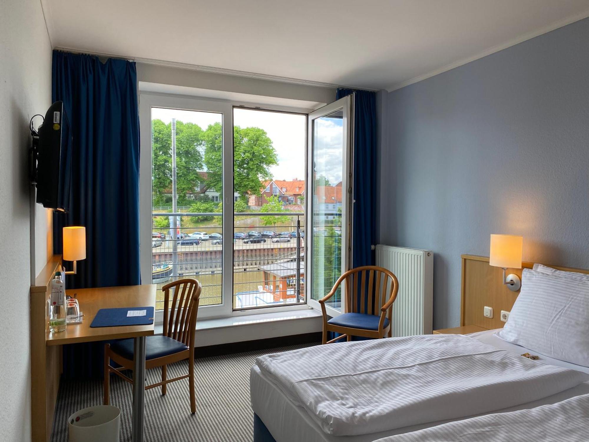Comfort Room Harbor view