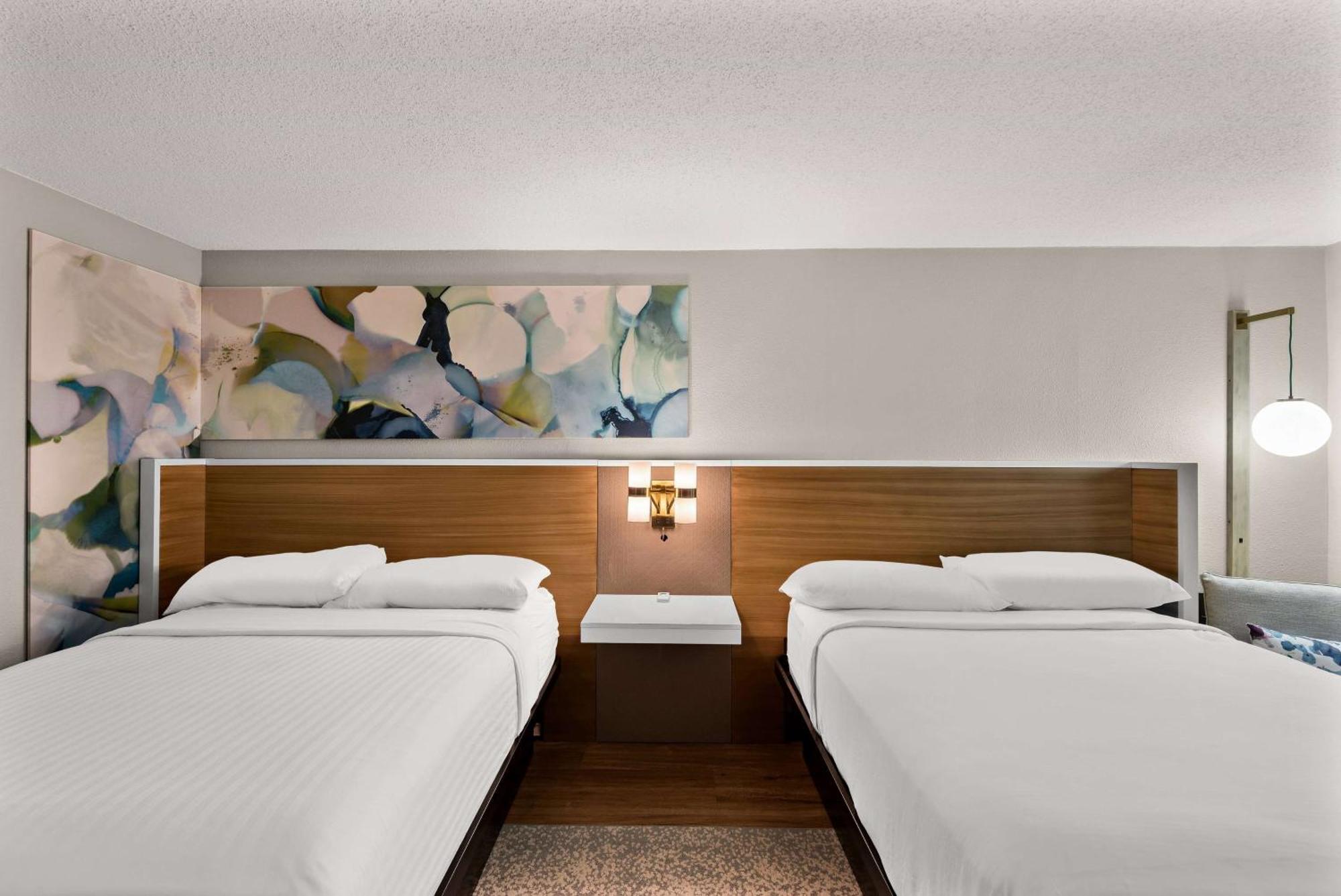 Family Suite Three Queen Beds Non-Smoking