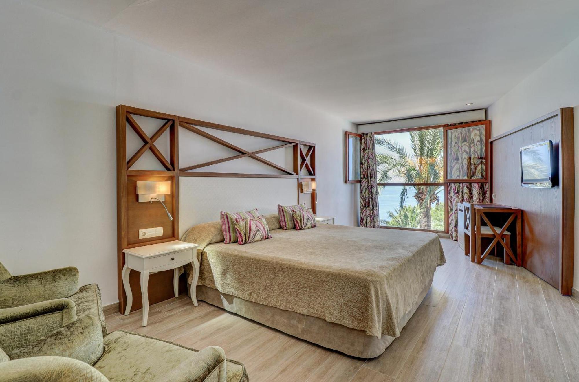 Double or Twin Room with Sea View,1546656691:JPEG