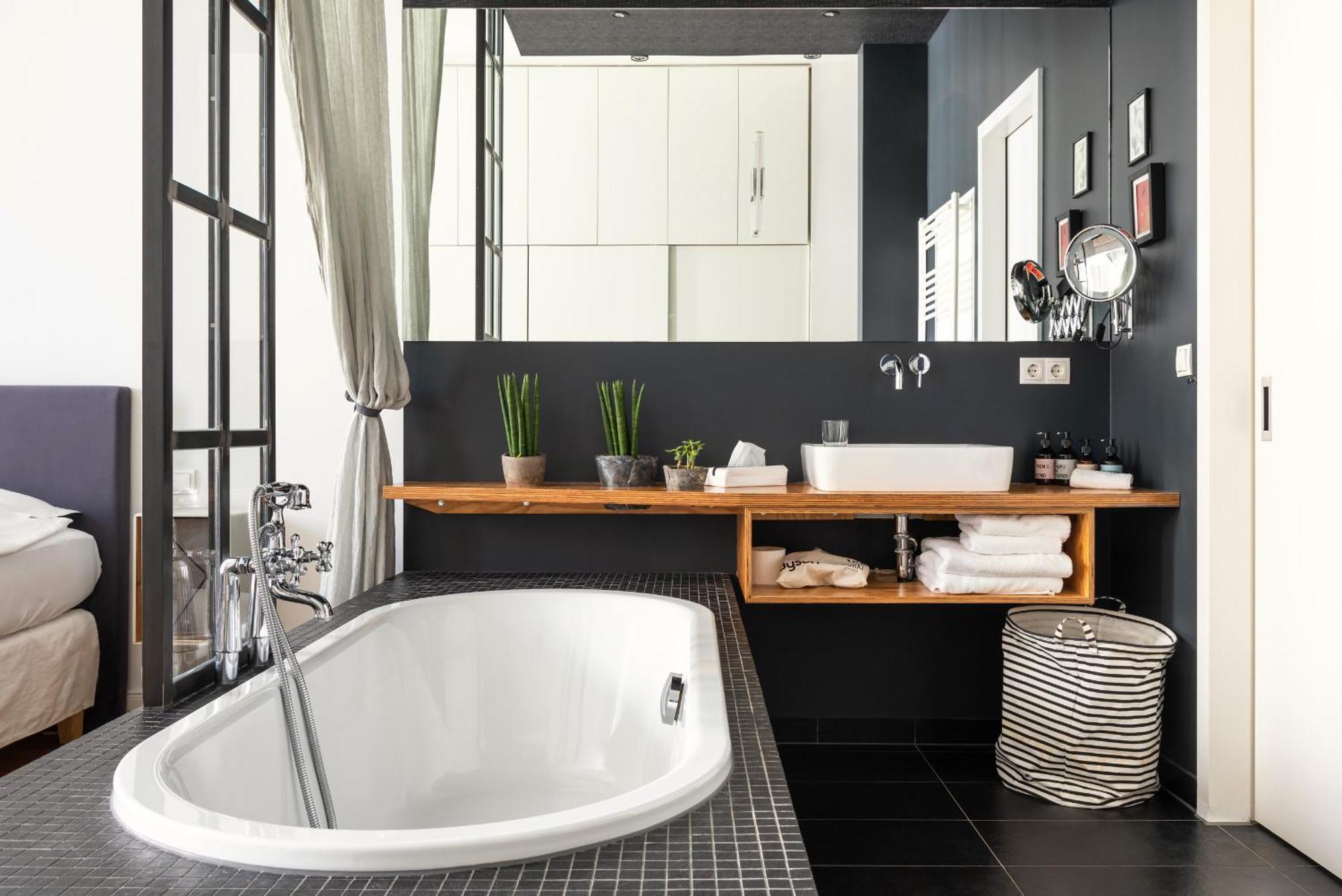 Studio Apartment 3