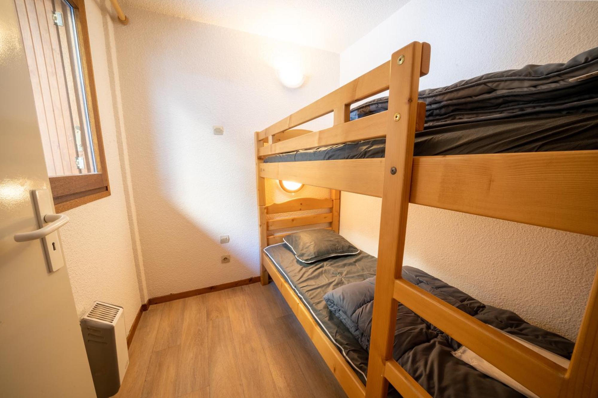 Duplex Three-Bedroom Apartment,1546667905:JPEG