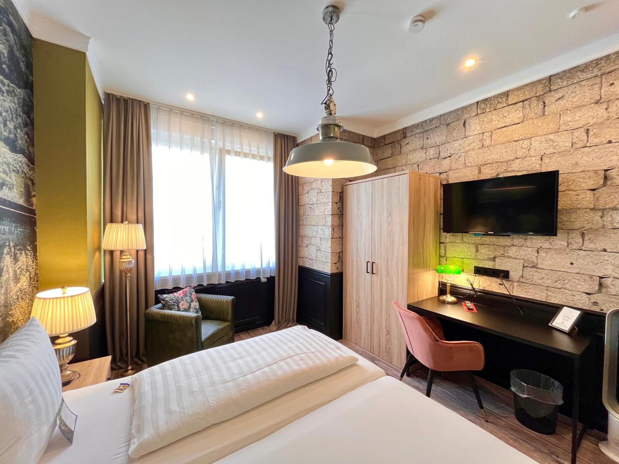 Double Room,1546674214:JPEG
