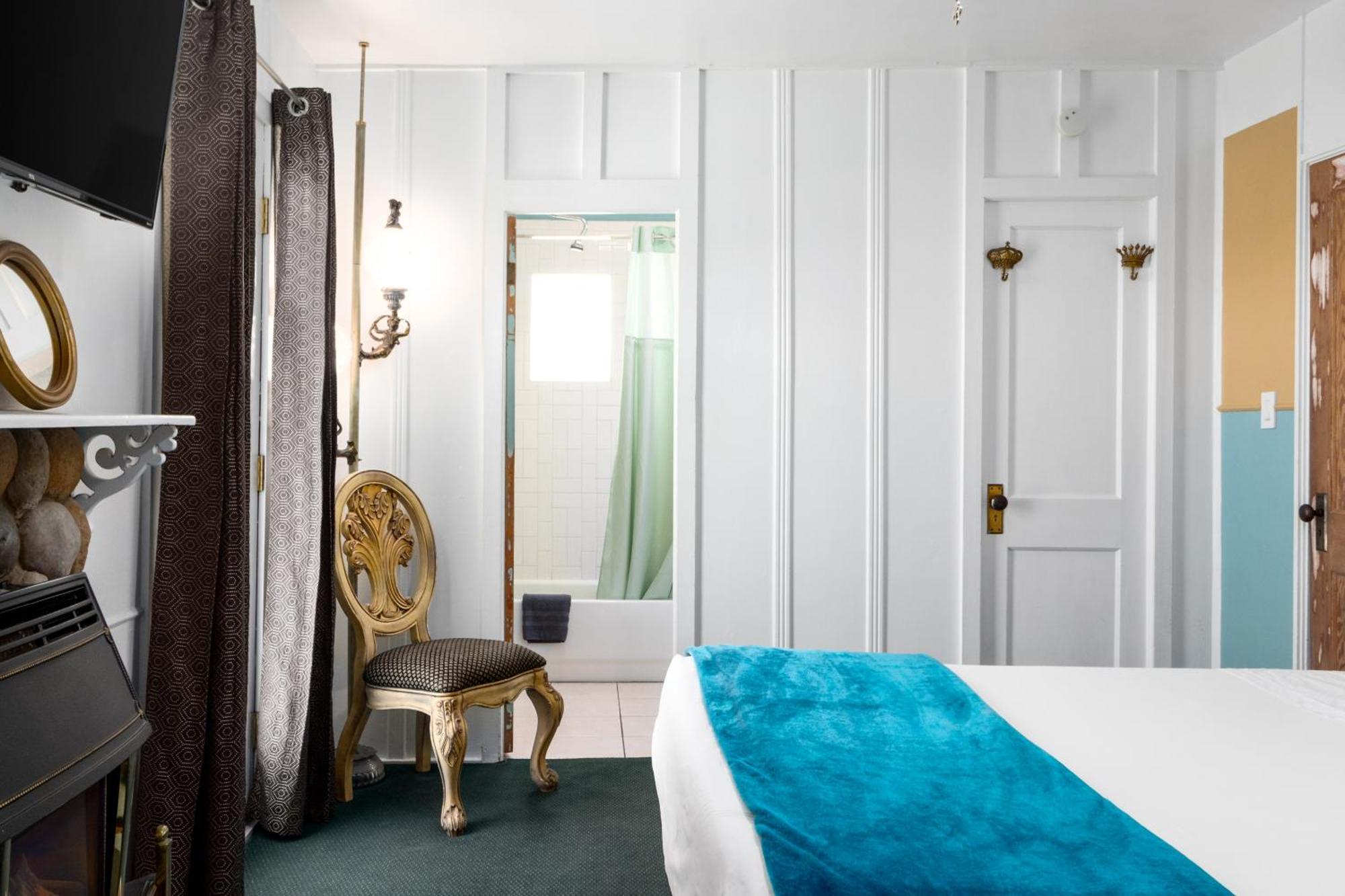 Queen Suite