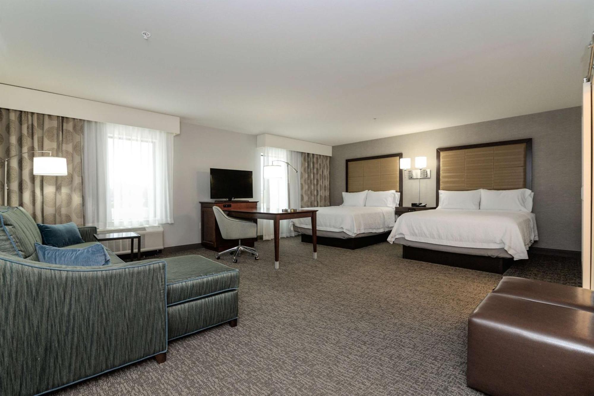 Queen Studio Suite with Two Queen Beds - Non-Smoking