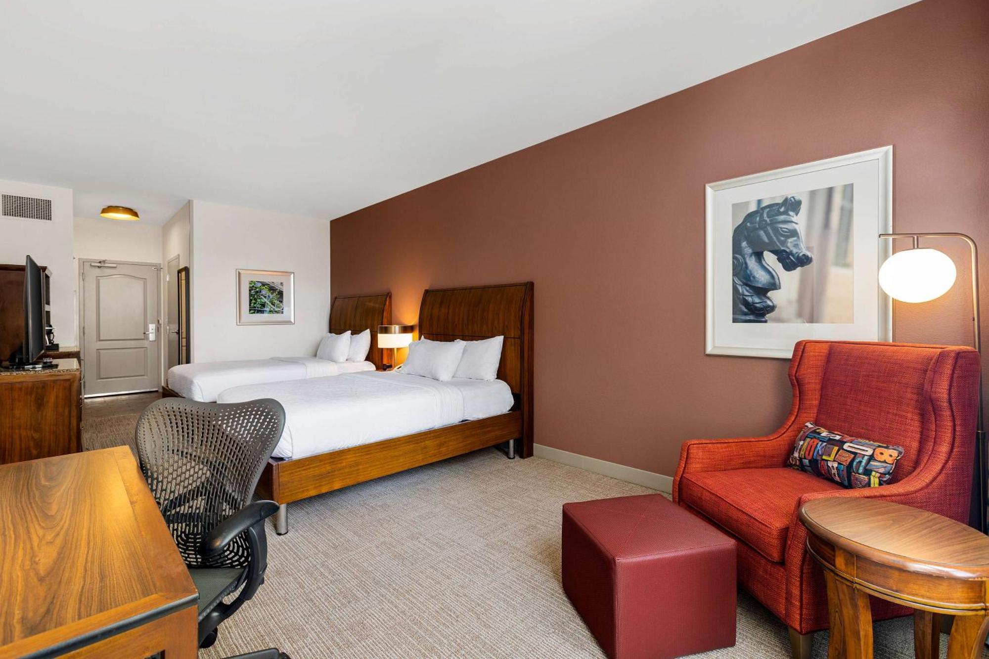 Queen Room Two Queen Beds City View,1546970551:JPEG