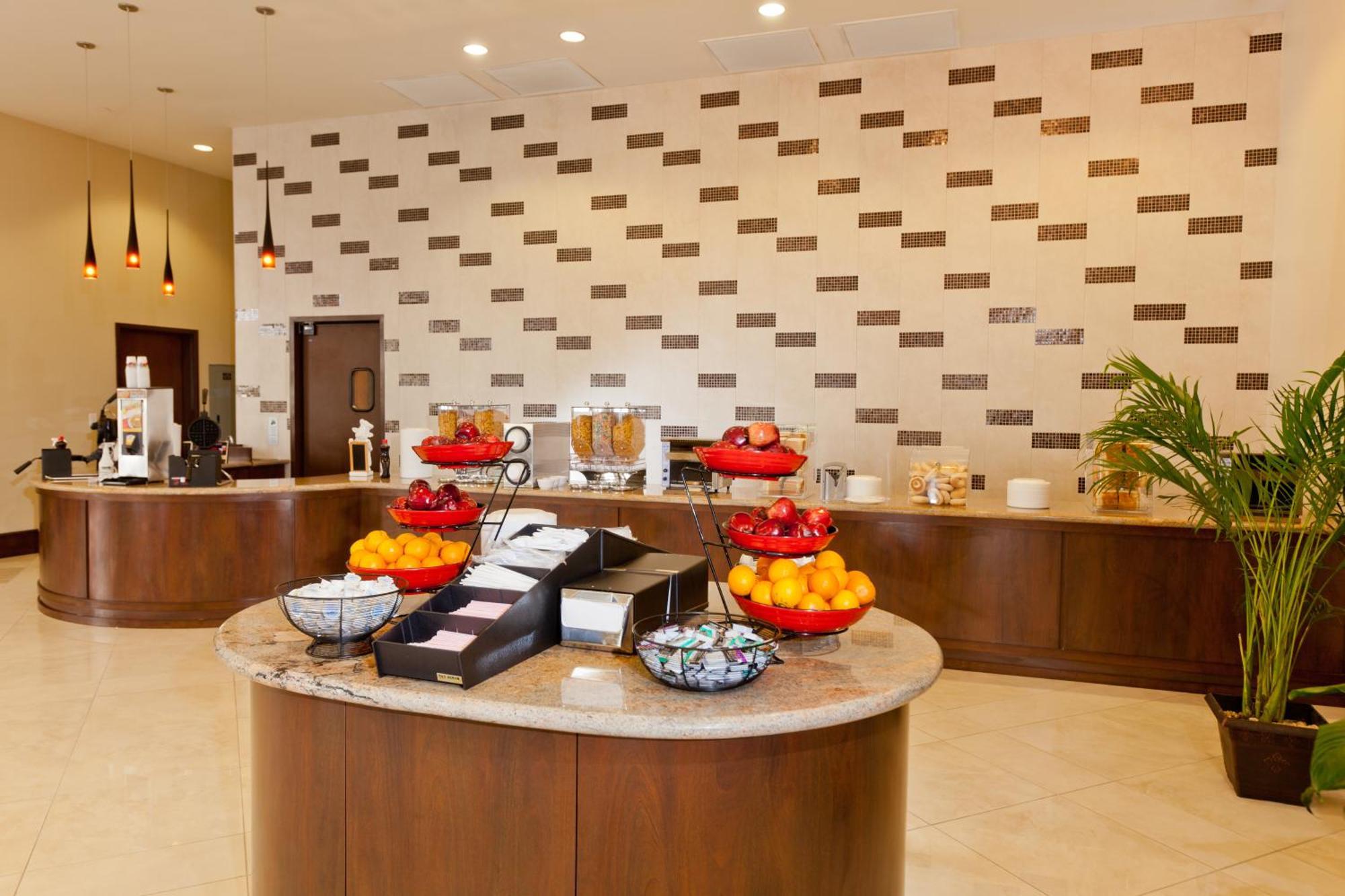 Luxury Two Bedroom Suite (NO RESORT FEE),1604766372:JPEG