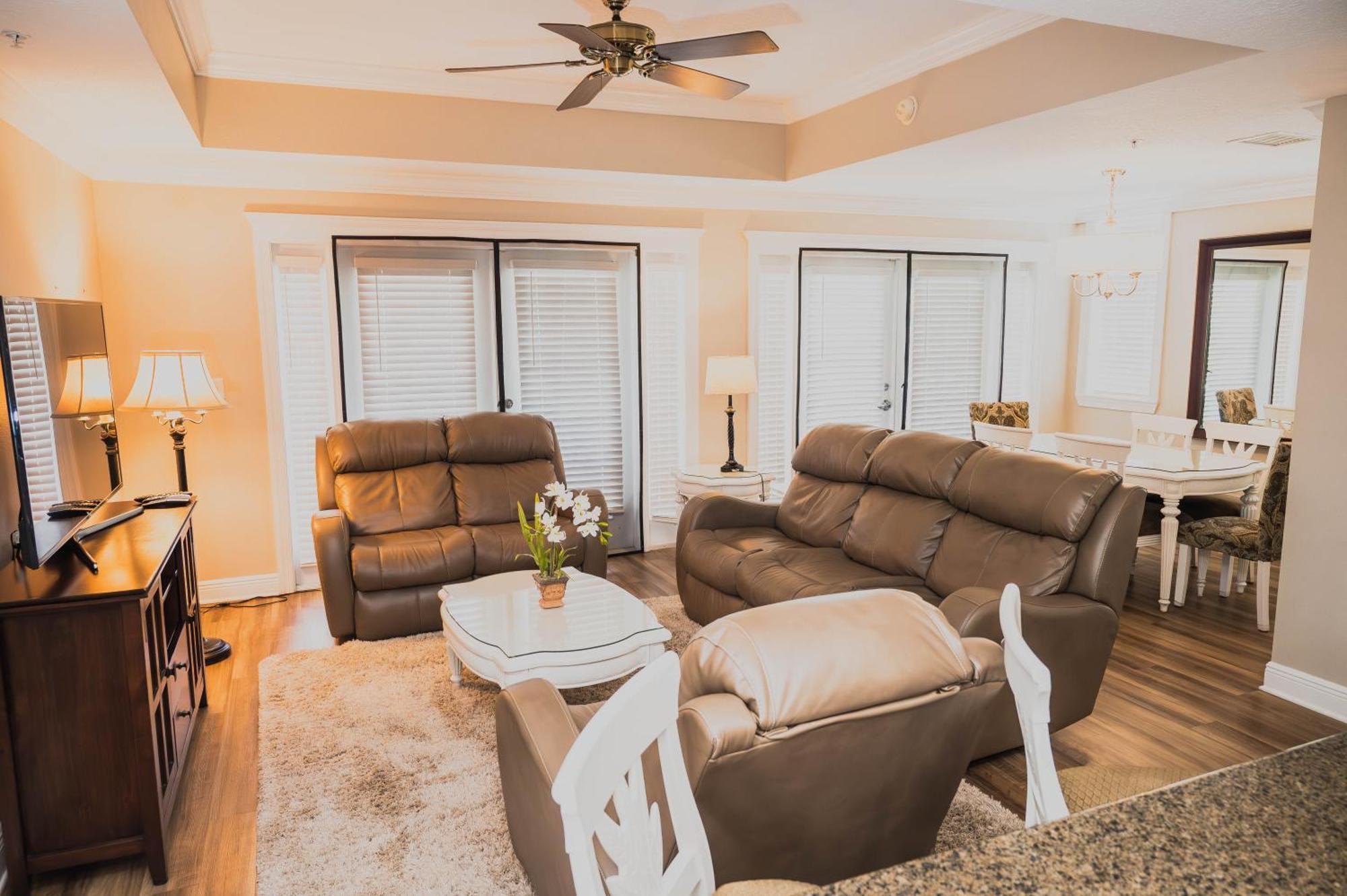 Deluxe Three-Bedroom Villa Waterpark Access,1547247376:JPEG