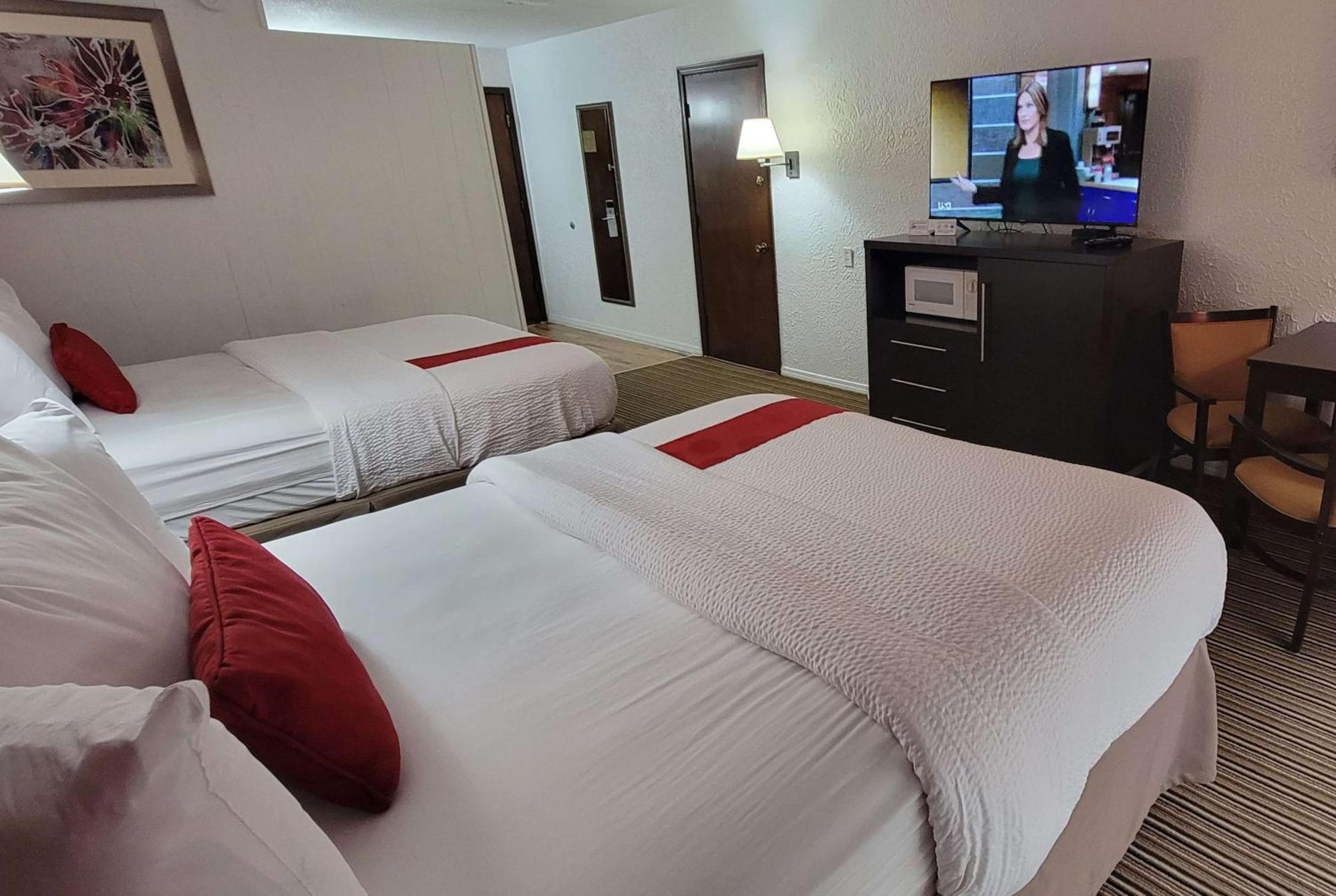 Queen Room Two Queen Beds Second Floor or Non-Smoking