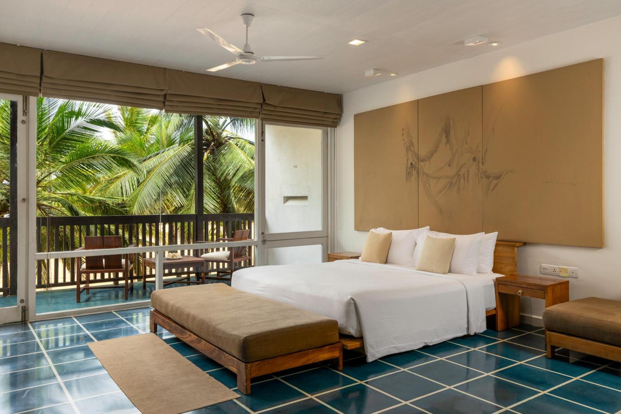 Super Deluxe Double Room Sea view at Center Point Black Coral & at Seaside Social restaurants