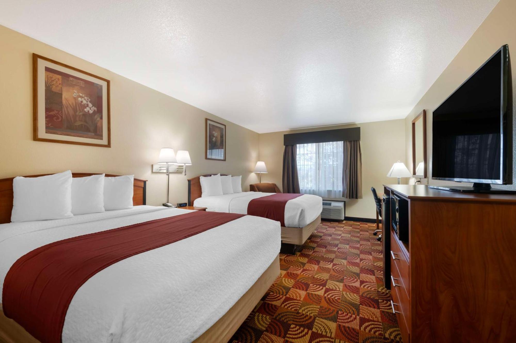 Queen Room Two Queen Beds Non-Smoking